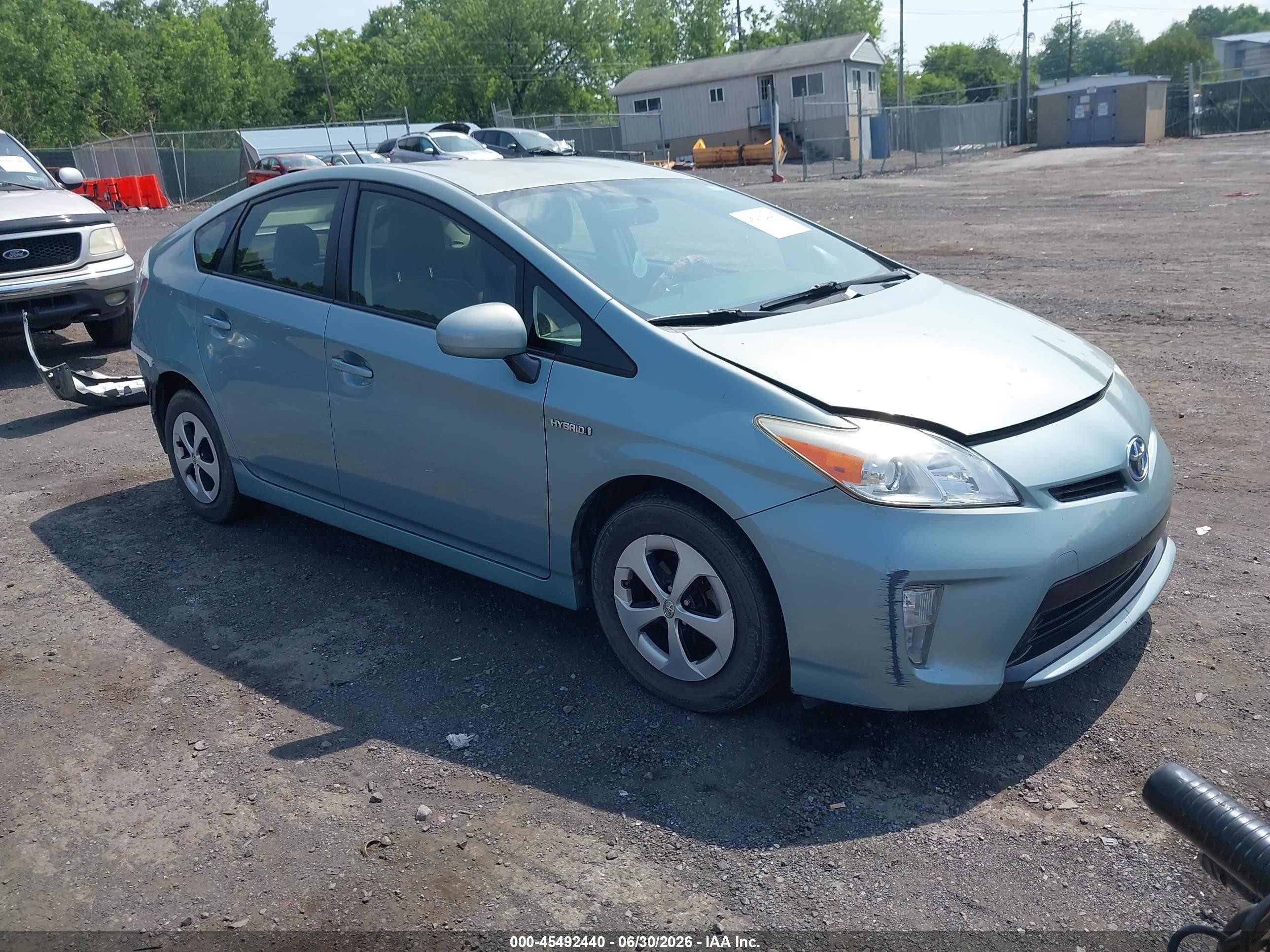 2015 Toyota Prius Two Зеленый vin: JTDKN3DU5F1940127
