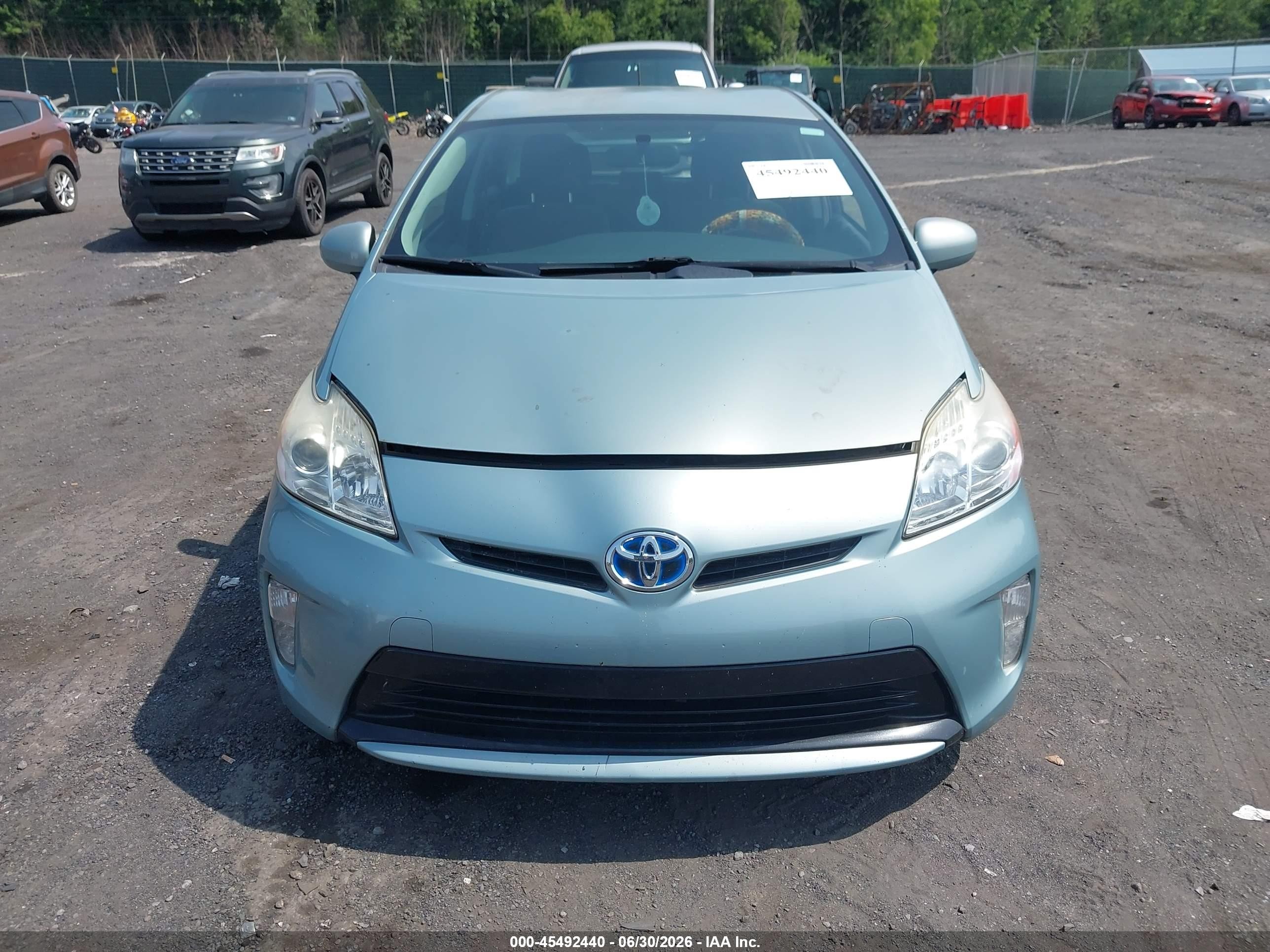 2015 Toyota Prius Two Green vin: JTDKN3DU5F1940127