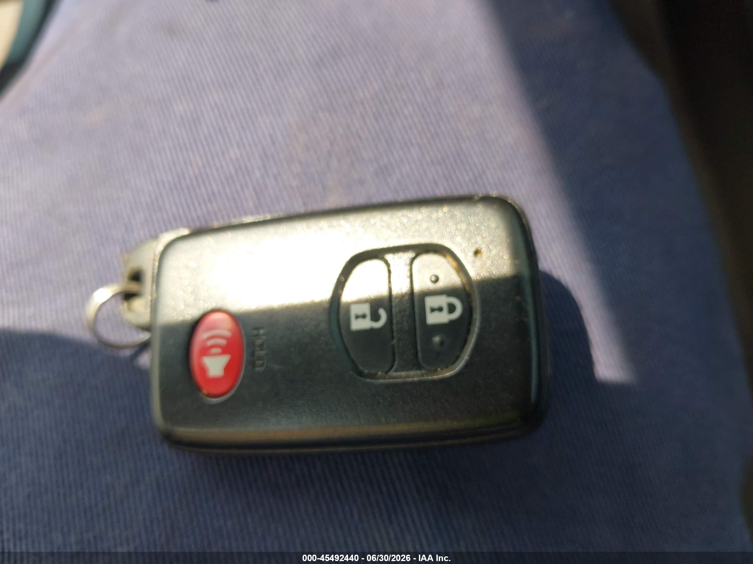 2015 Toyota Prius Two Green vin: JTDKN3DU5F1940127
