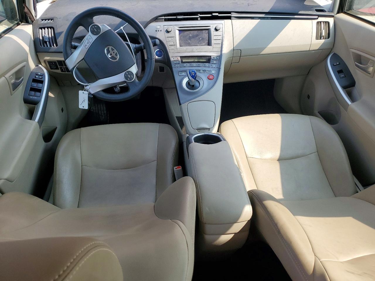 2015 Toyota Prius Four Красный vin: JTDKN3DU5F1945120