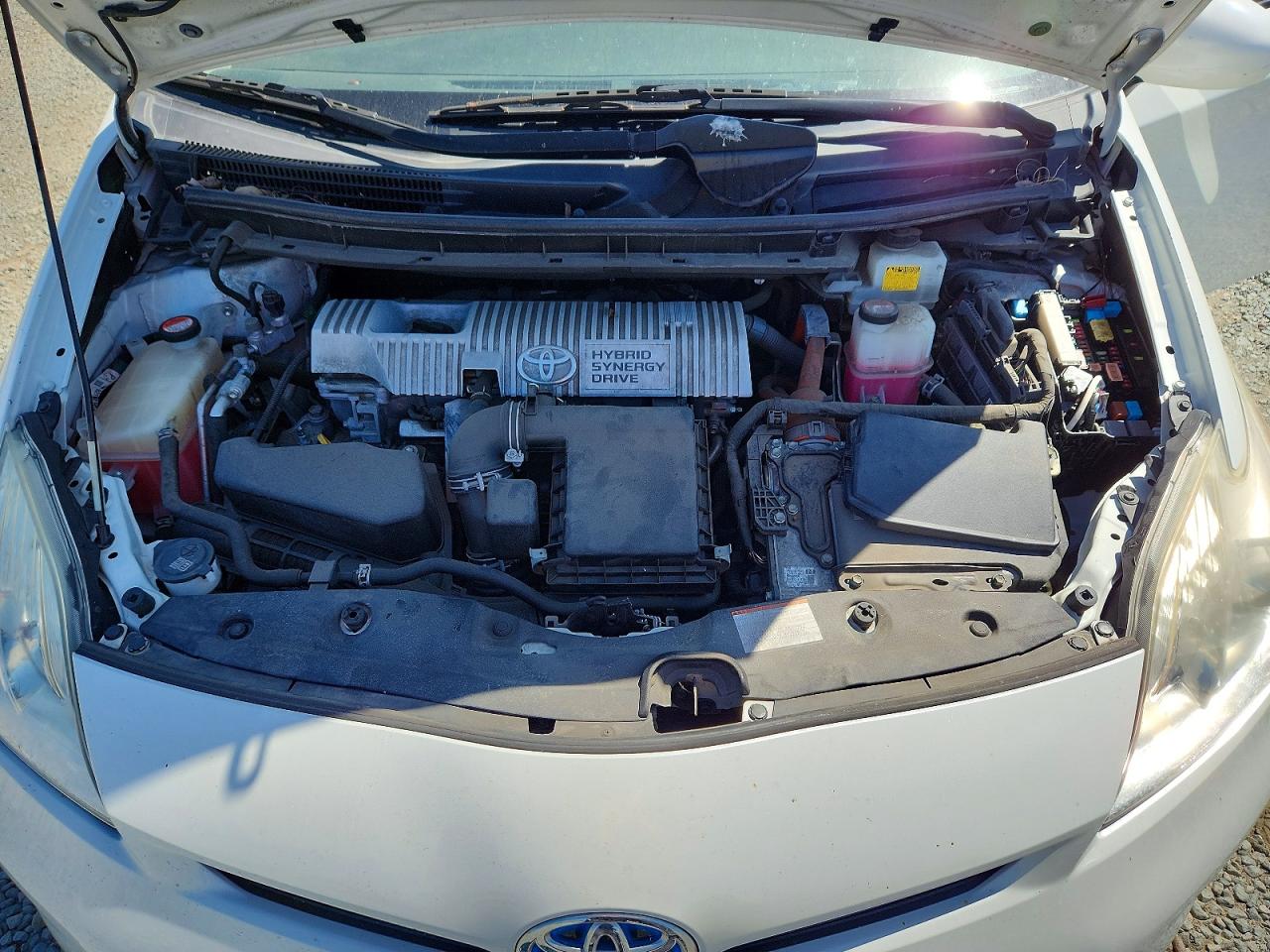 2015 Toyota Prius Two White vin: JTDKN3DU5F1979557