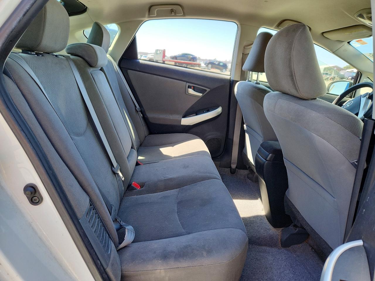 2015 Toyota Prius Two White vin: JTDKN3DU5F1979557