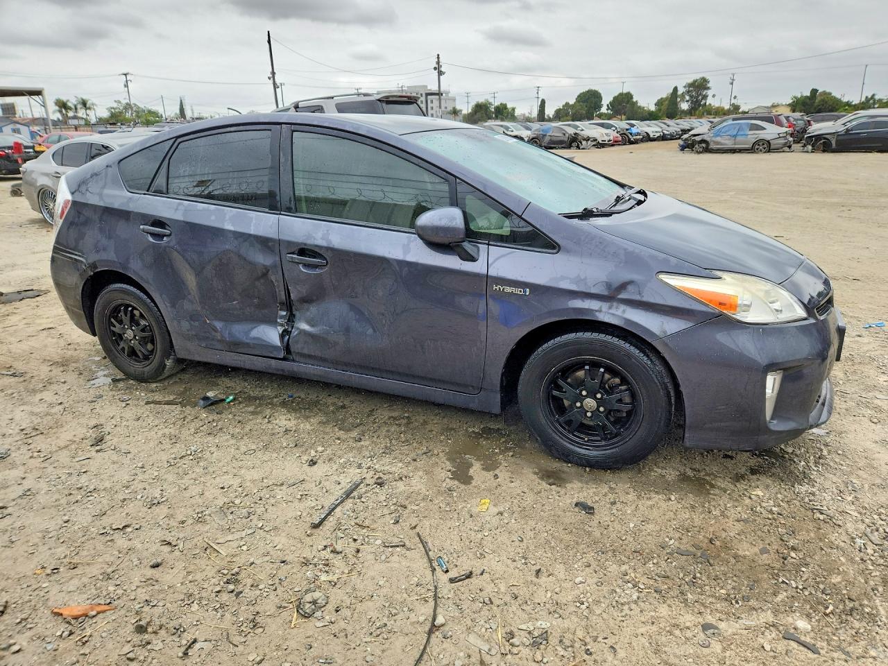 2015 Toyota Prius Three Серый vin: JTDKN3DU5F1981793