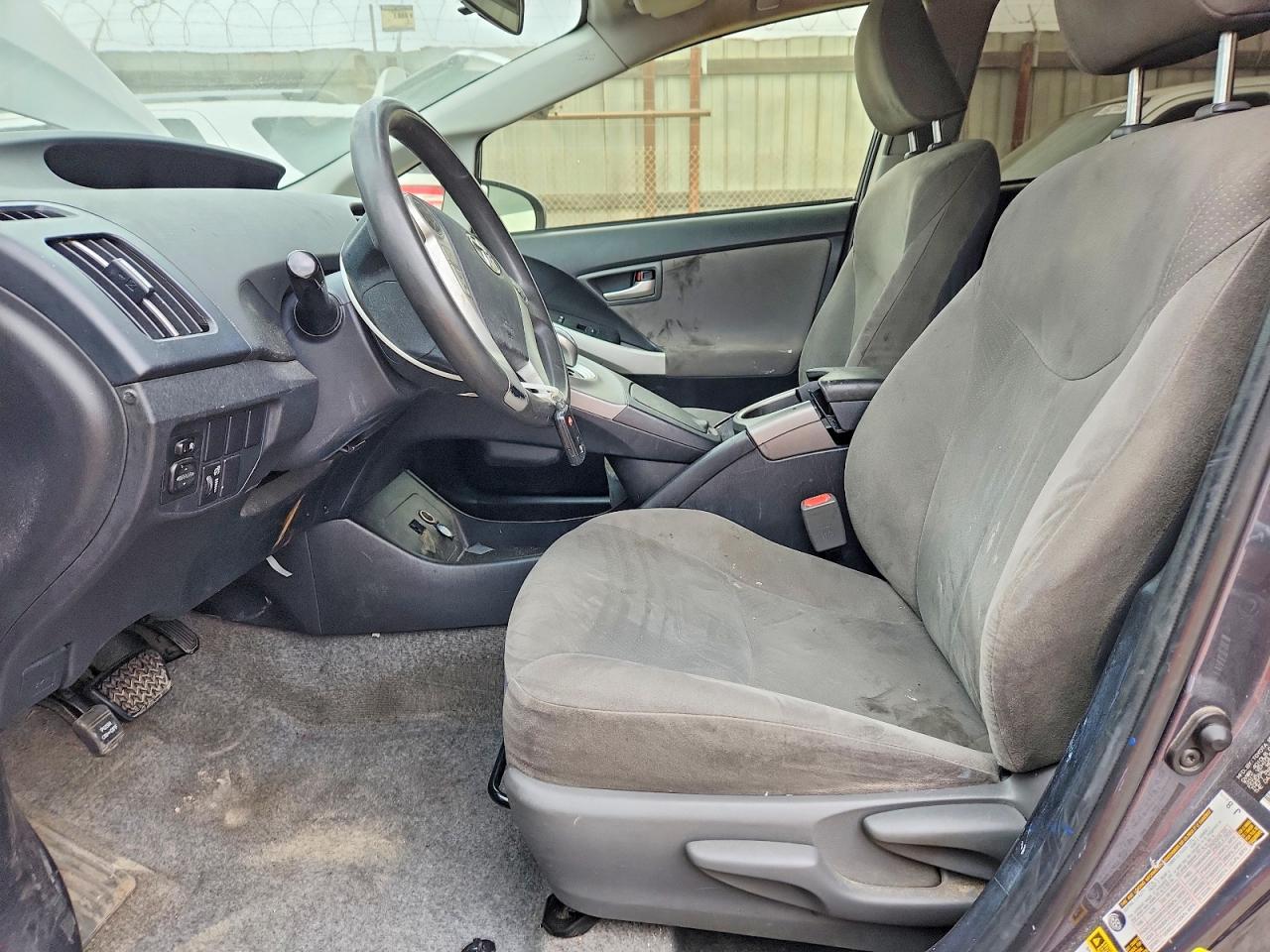 2015 Toyota Prius Three Серый vin: JTDKN3DU5F1981793