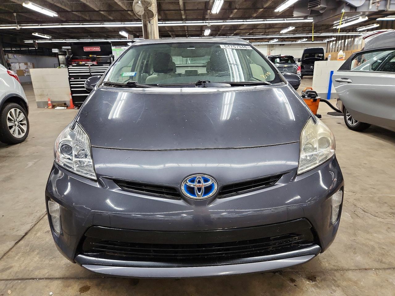 2015 Toyota Prius Two Gray vin: JTDKN3DU5F1997671