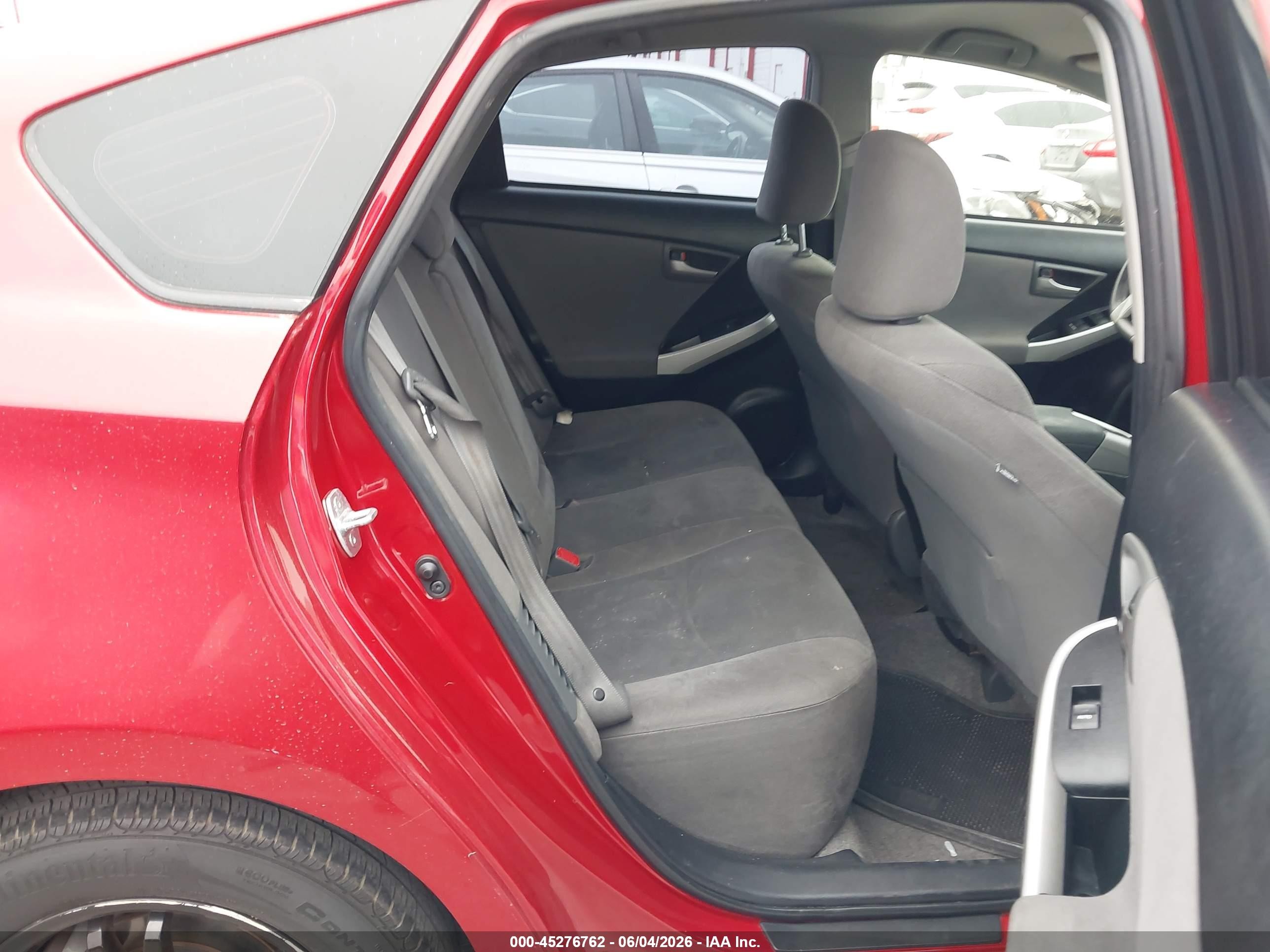 2015 Toyota Prius Two Красный vin: JTDKN3DU5F2002834