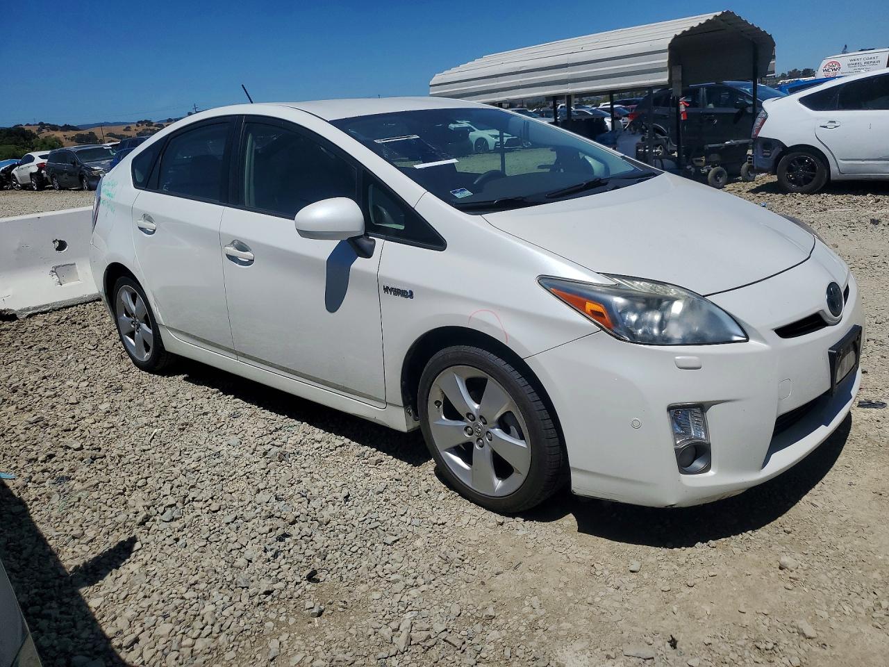 2010 Toyota Prius V White vin: JTDKN3DU6A0056728