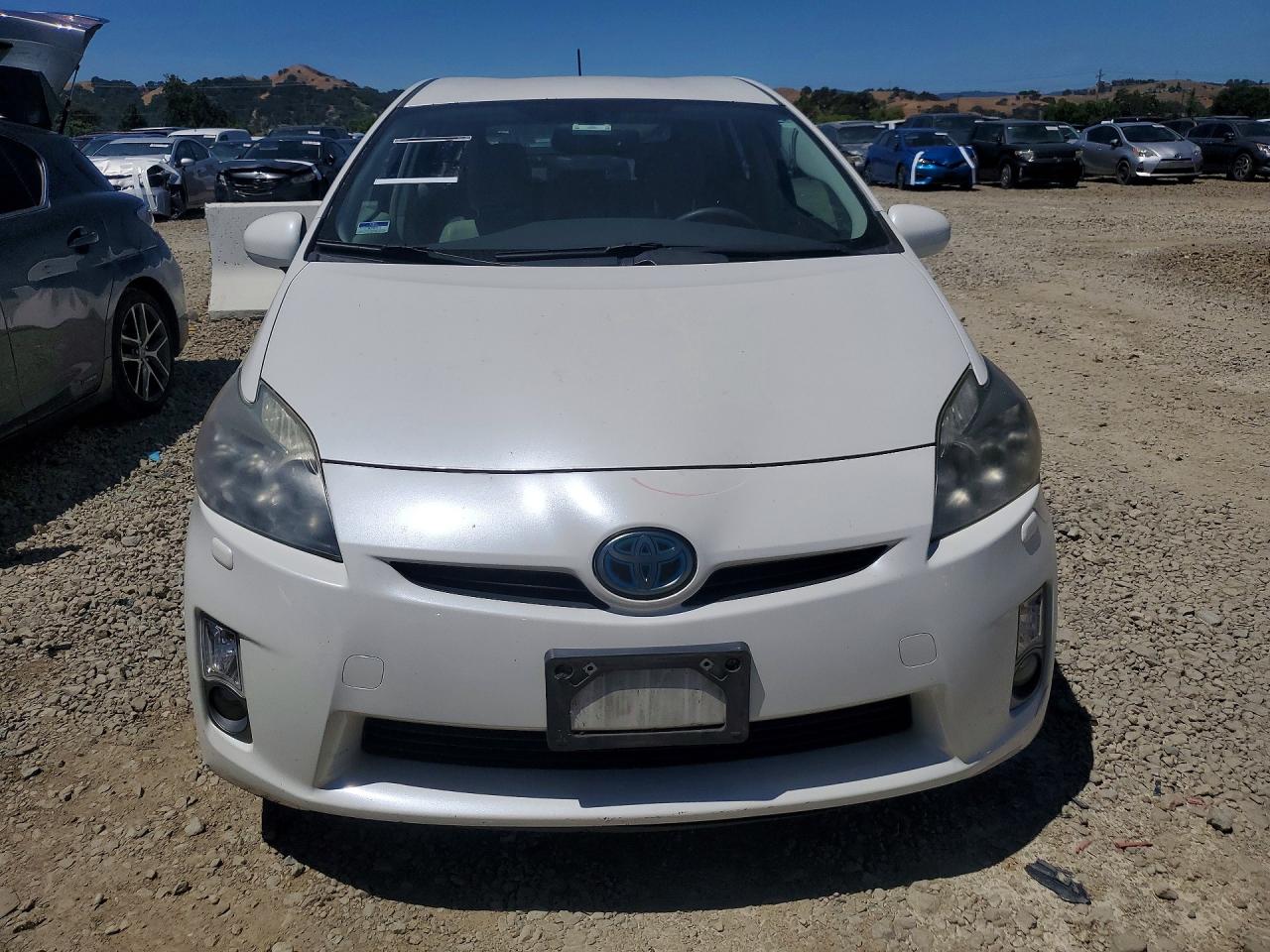 2010 Toyota Prius V White vin: JTDKN3DU6A0056728
