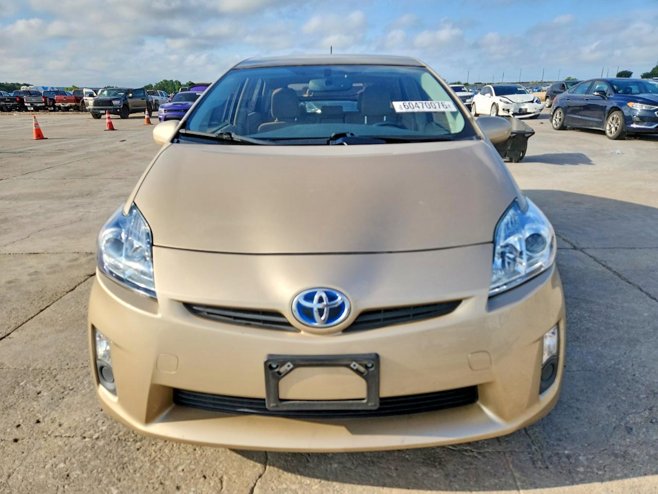 2010 Toyota Prius Iv Gold vin: JTDKN3DU6A0140211
