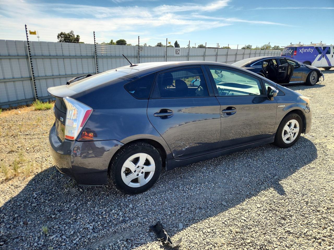 2010 Toyota Prius Iii Gray vin: JTDKN3DU6A0144405