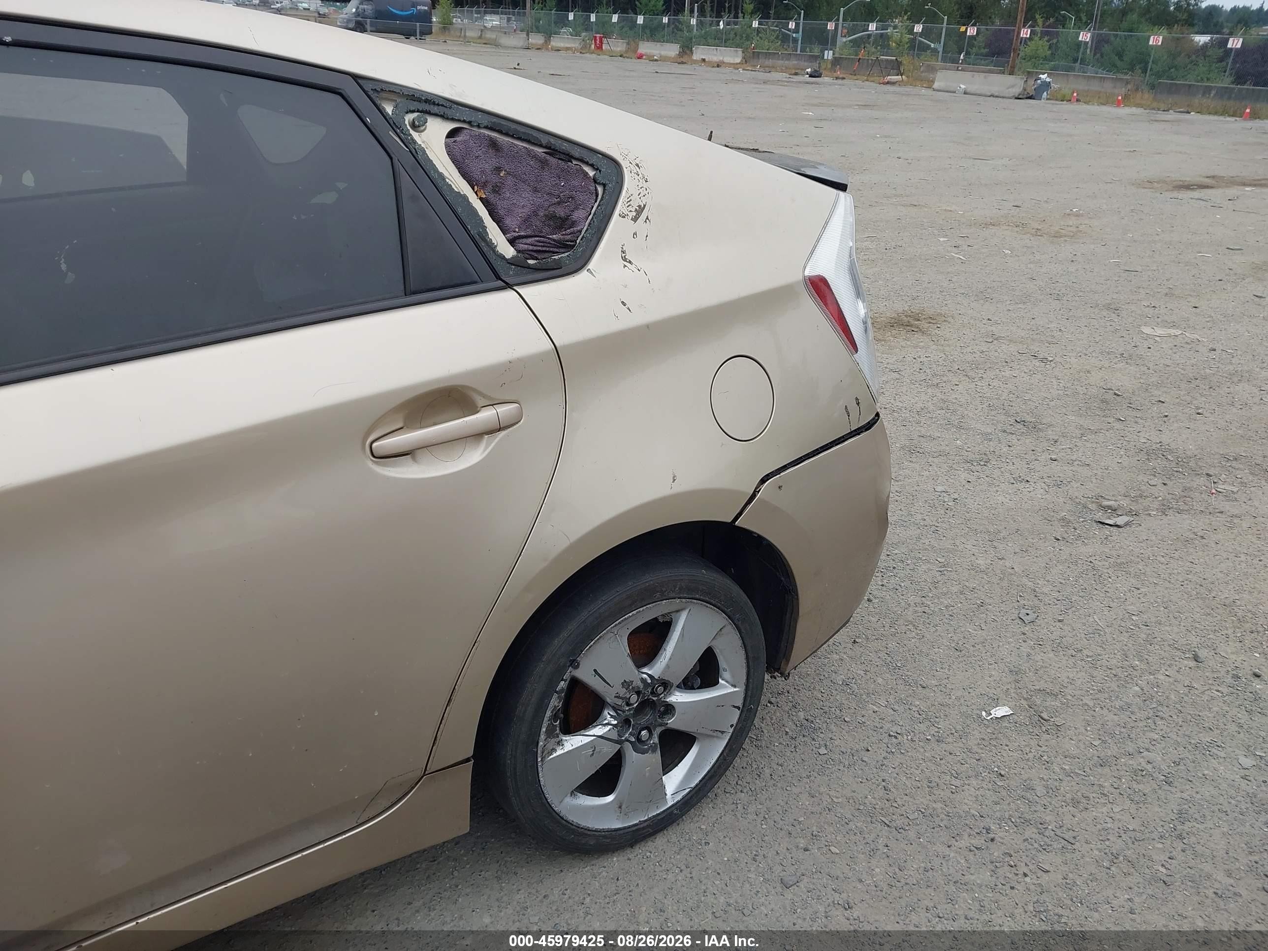 2010 Toyota Prius V Gold vin: JTDKN3DU6A0145327