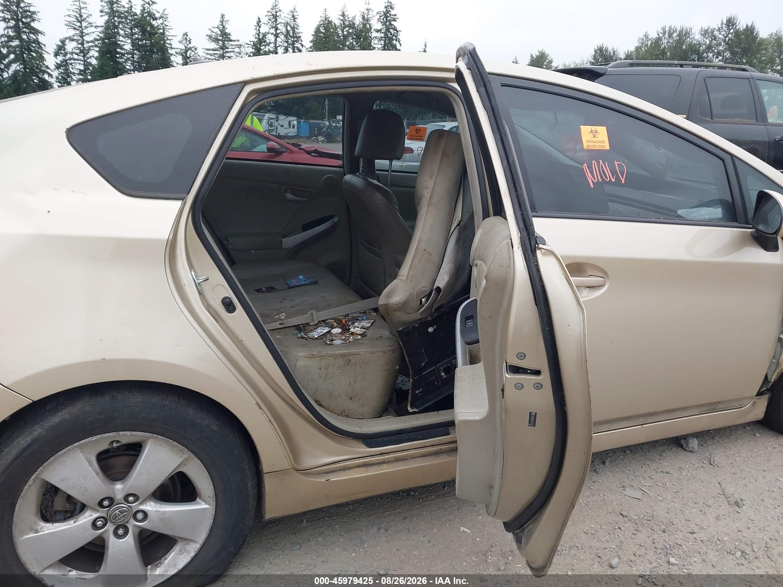 2010 Toyota Prius V Gold vin: JTDKN3DU6A0145327