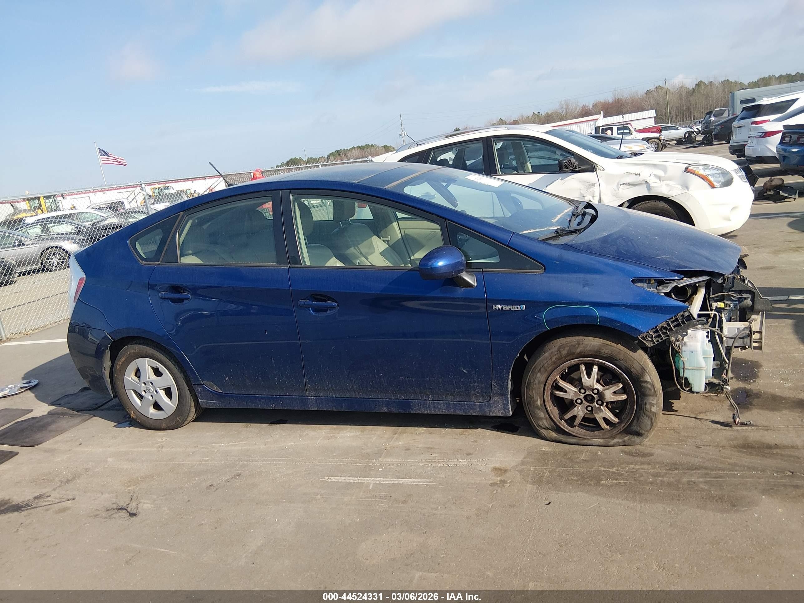 2010 Toyota Prius Iv Blue vin: JTDKN3DU6A0155775