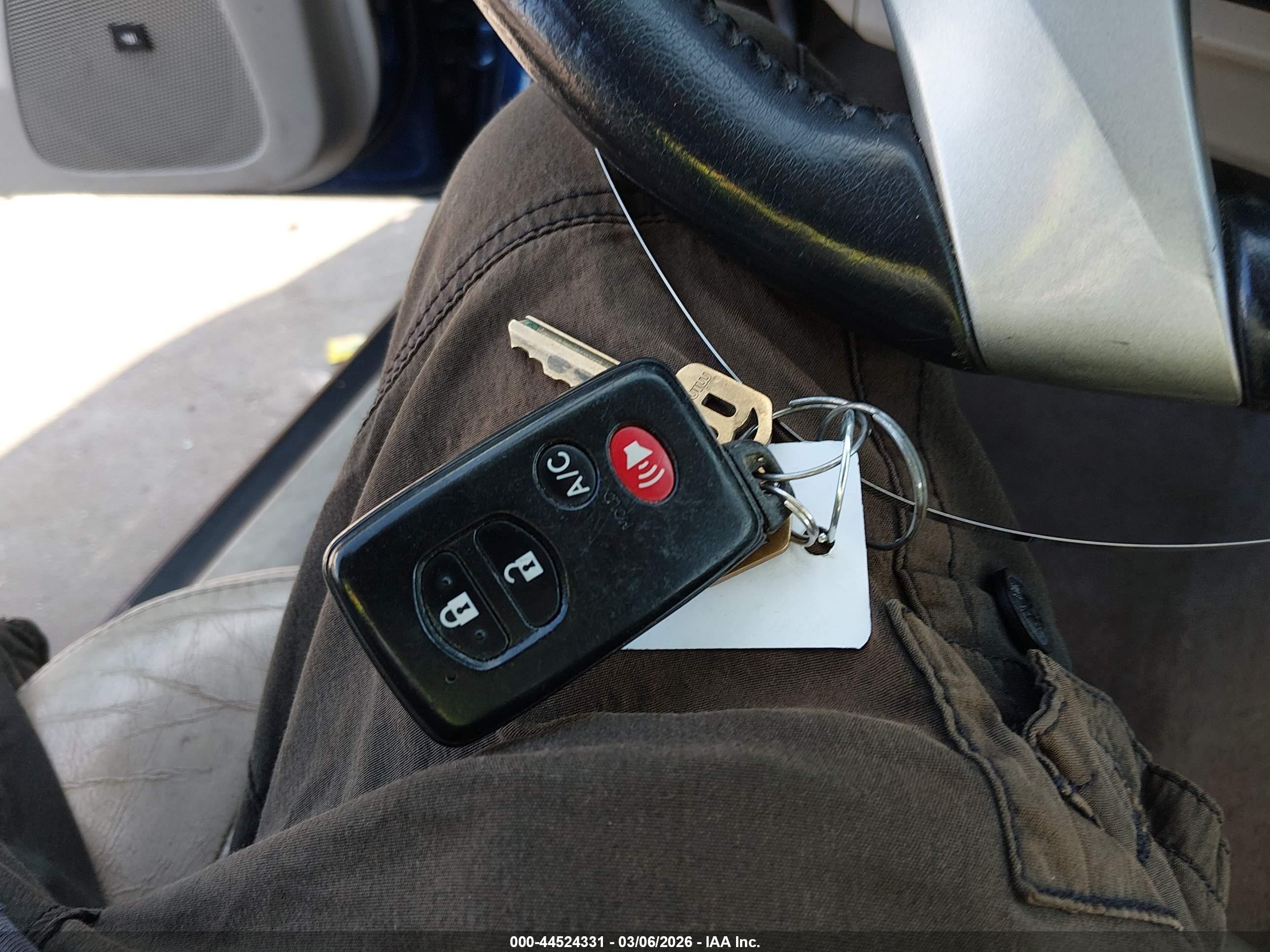 2010 Toyota Prius Iv Blue vin: JTDKN3DU6A0155775