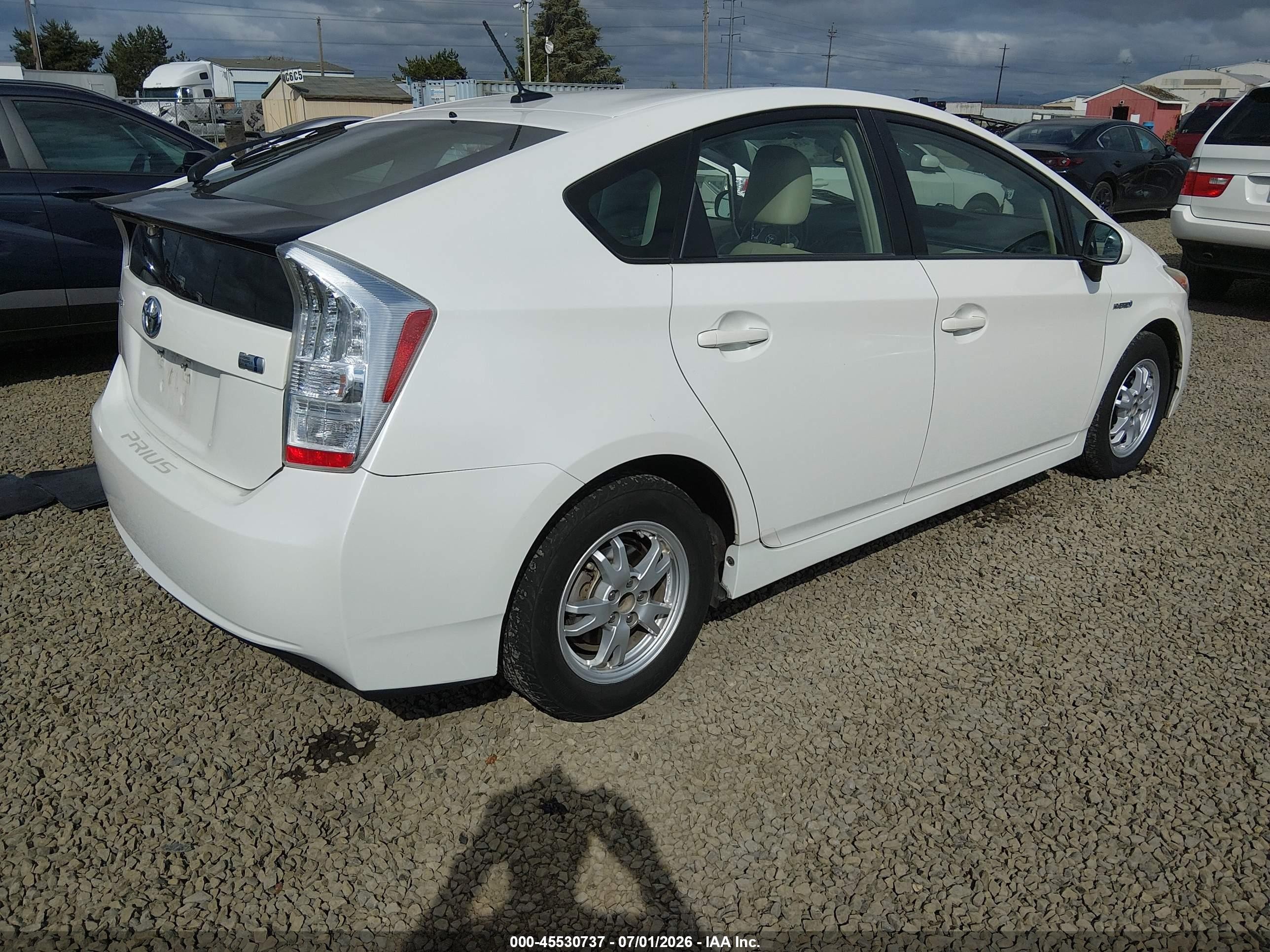 2010 Toyota Prius Iv White vin: JTDKN3DU6A0160748