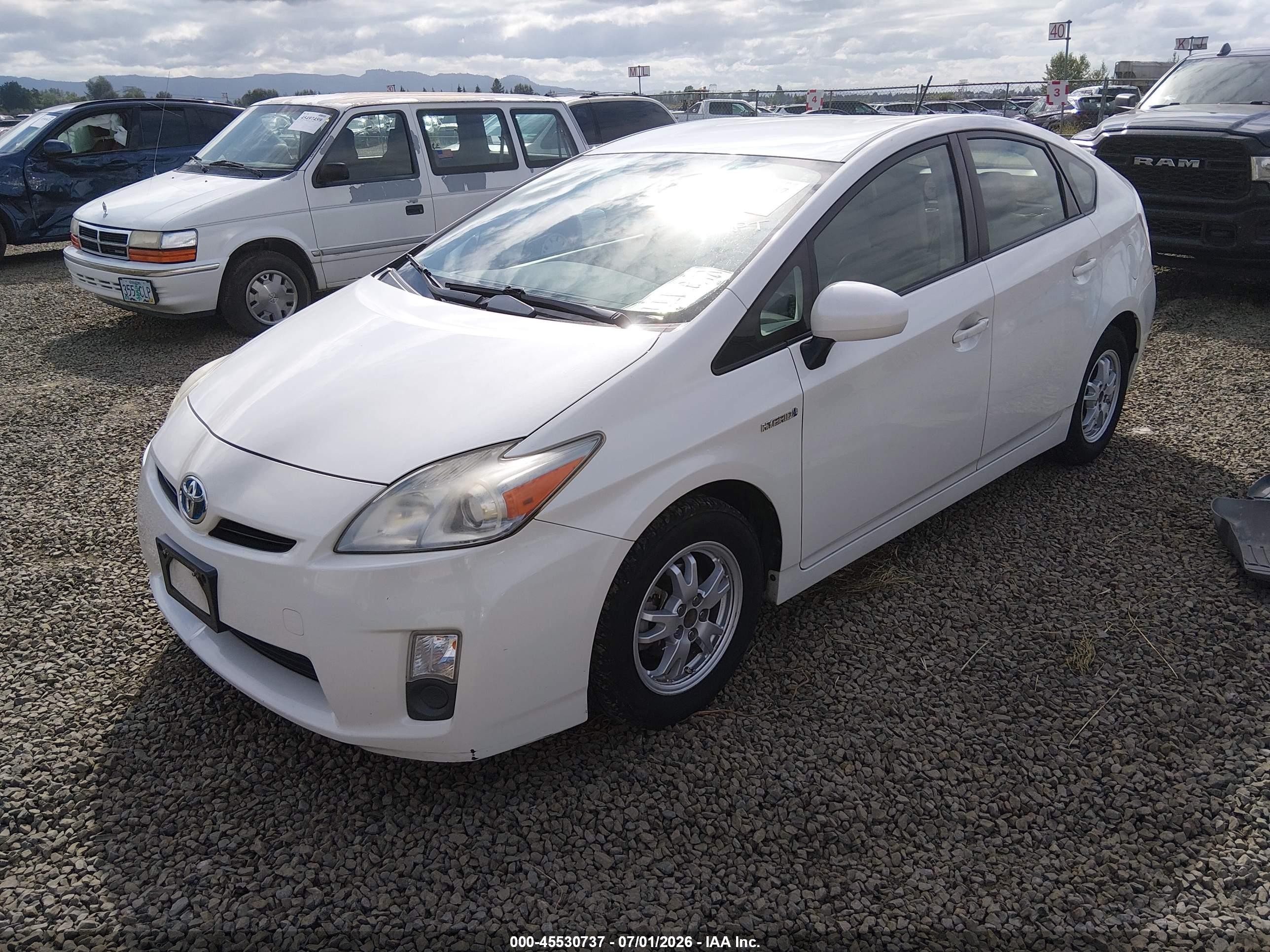 2010 Toyota Prius Iv White vin: JTDKN3DU6A0160748