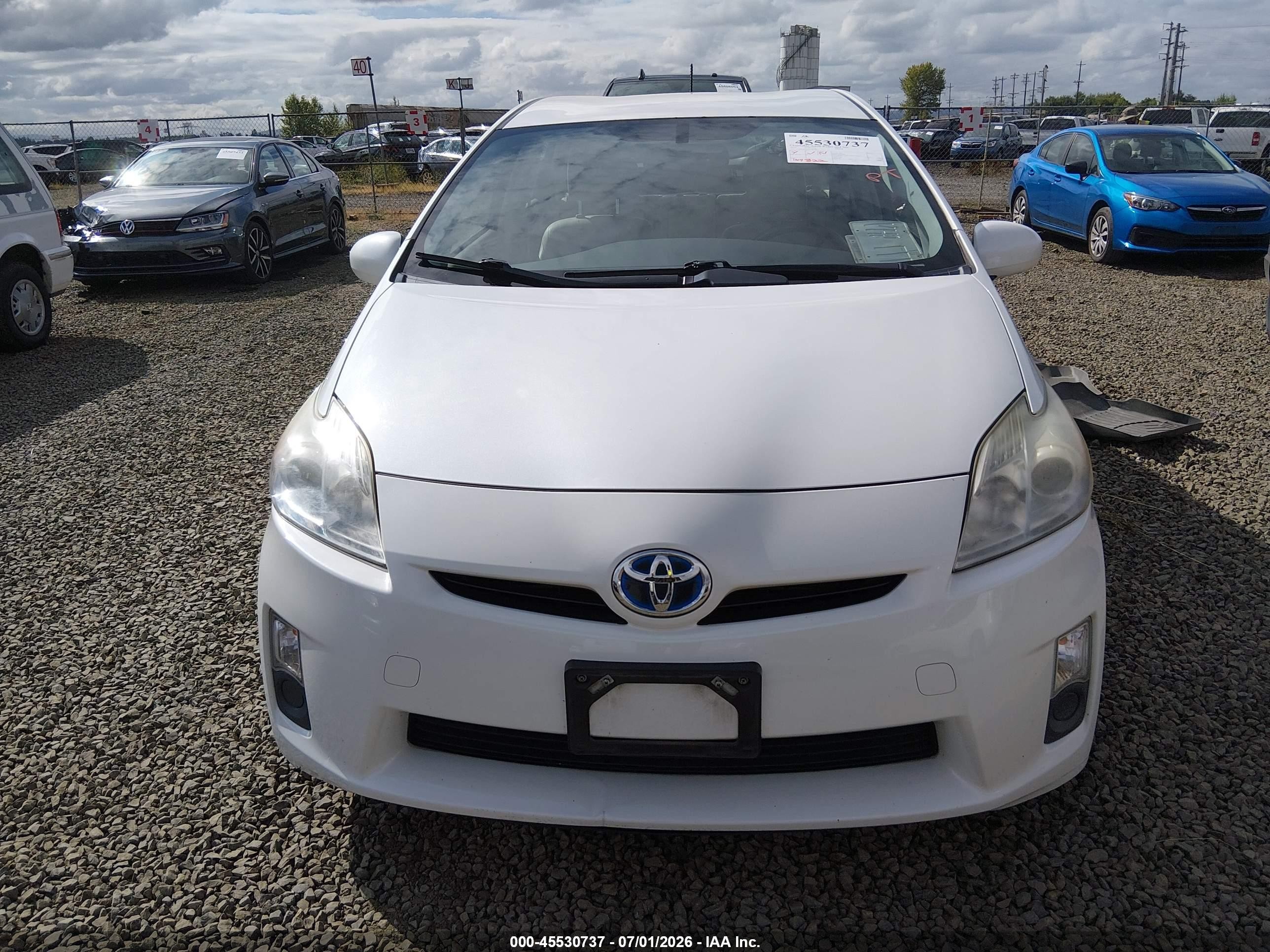 2010 Toyota Prius Iv White vin: JTDKN3DU6A0160748