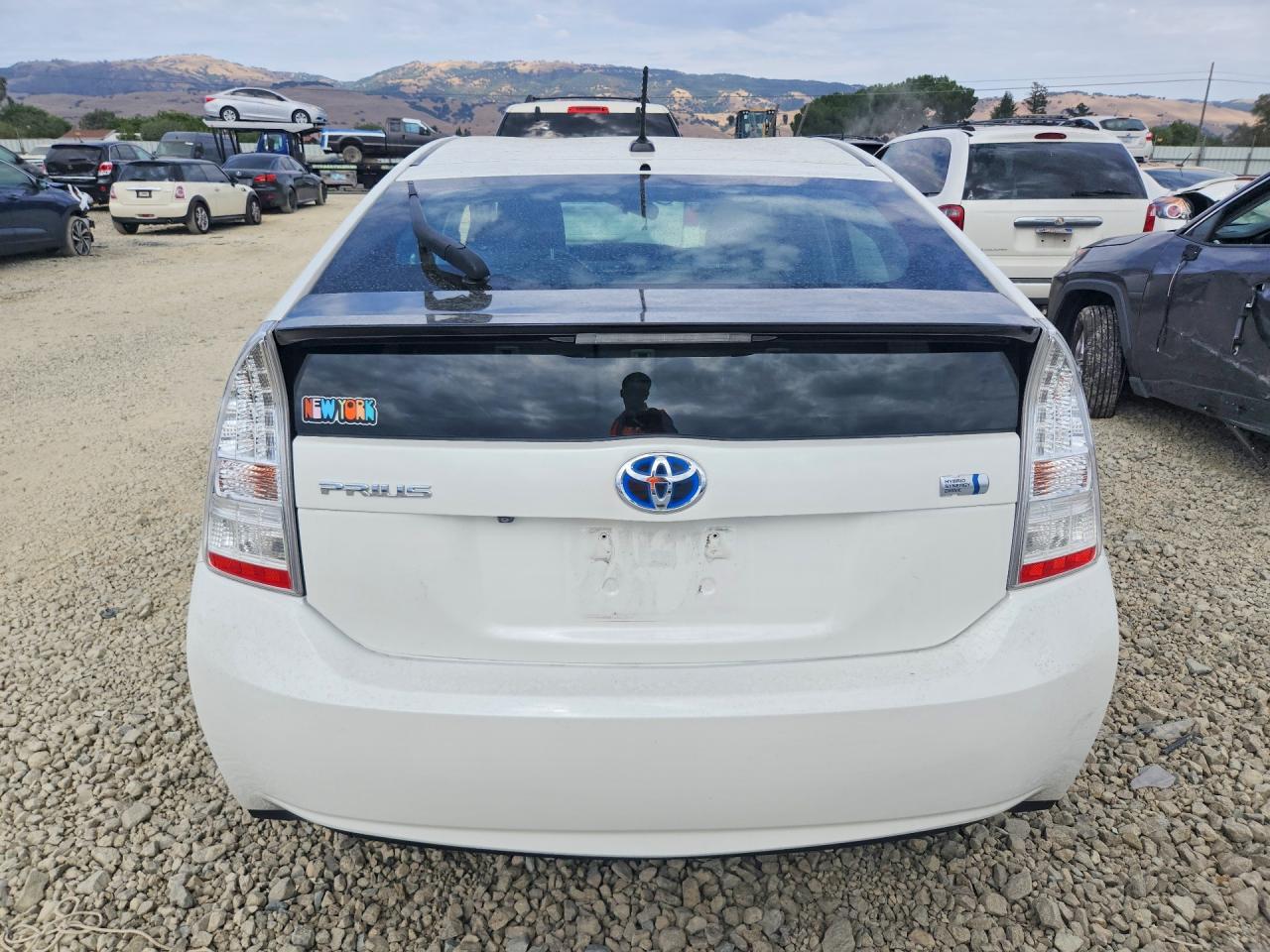 2010 Toyota Prius Iii White vin: JTDKN3DU6A0223217