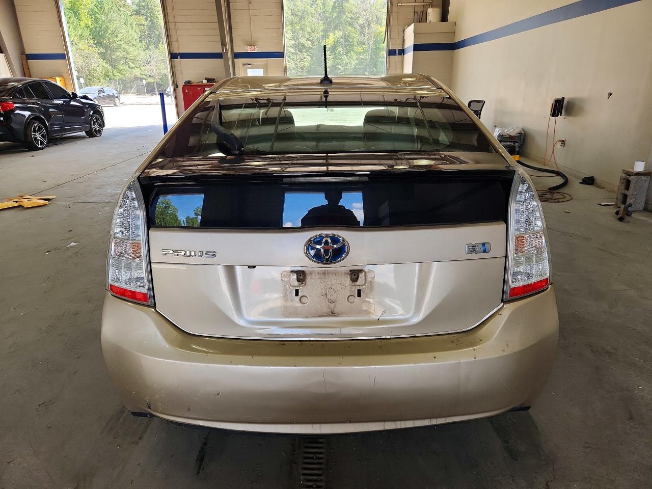 2010 Toyota Prius Iii Tan vin: JTDKN3DU6A1026431