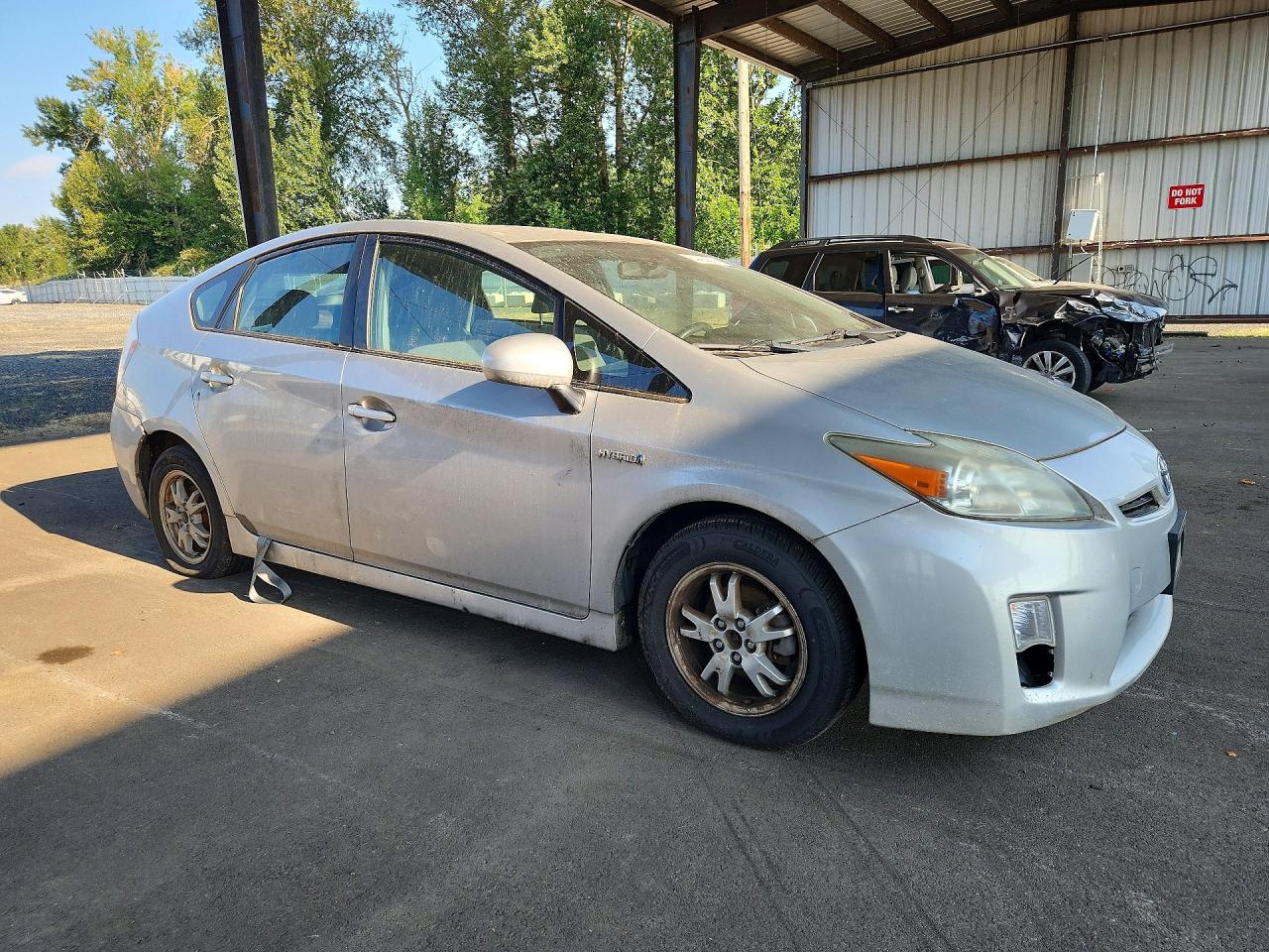 2011 Toyota Prius Three Silver vin: JTDKN3DU6B0253142