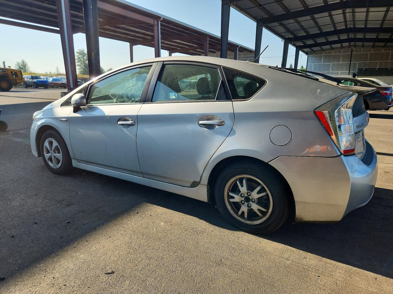 2011 Toyota Prius Three Silver vin: JTDKN3DU6B0253142