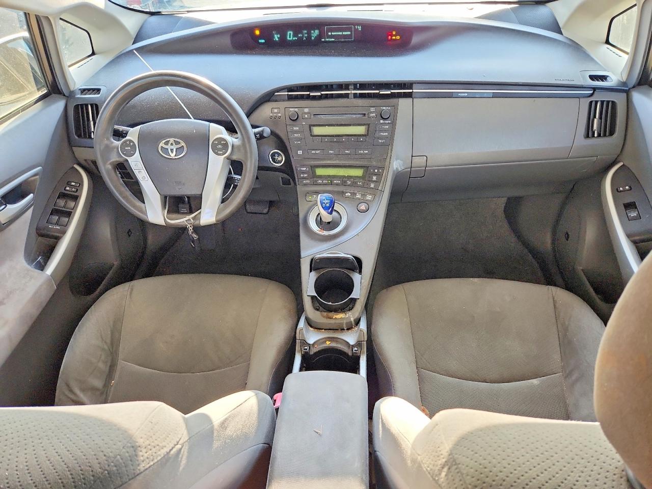 2011 Toyota Prius Three Silver vin: JTDKN3DU6B0253142