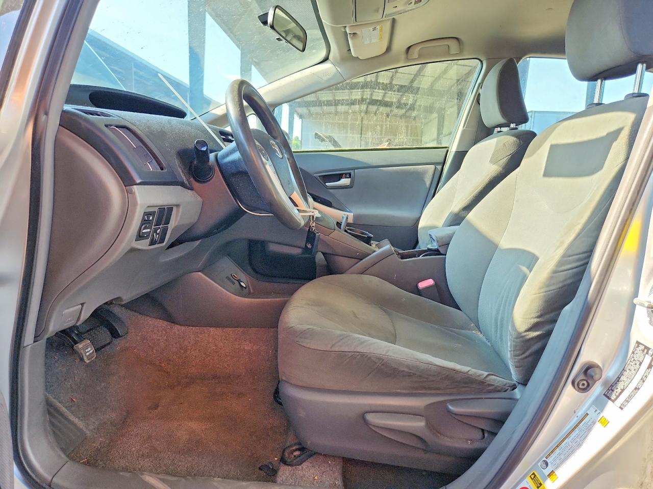 2011 Toyota Prius Three Silver vin: JTDKN3DU6B0253142