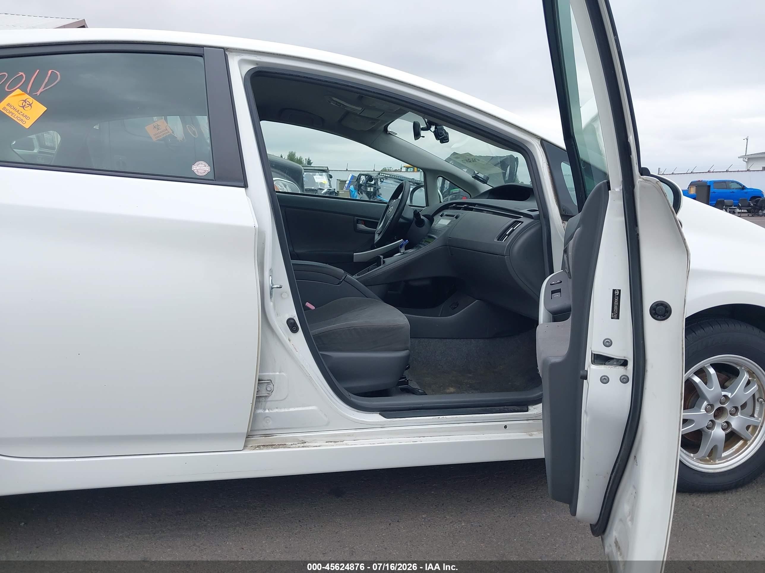 2011 Toyota Prius Two White vin: JTDKN3DU6B0257465
