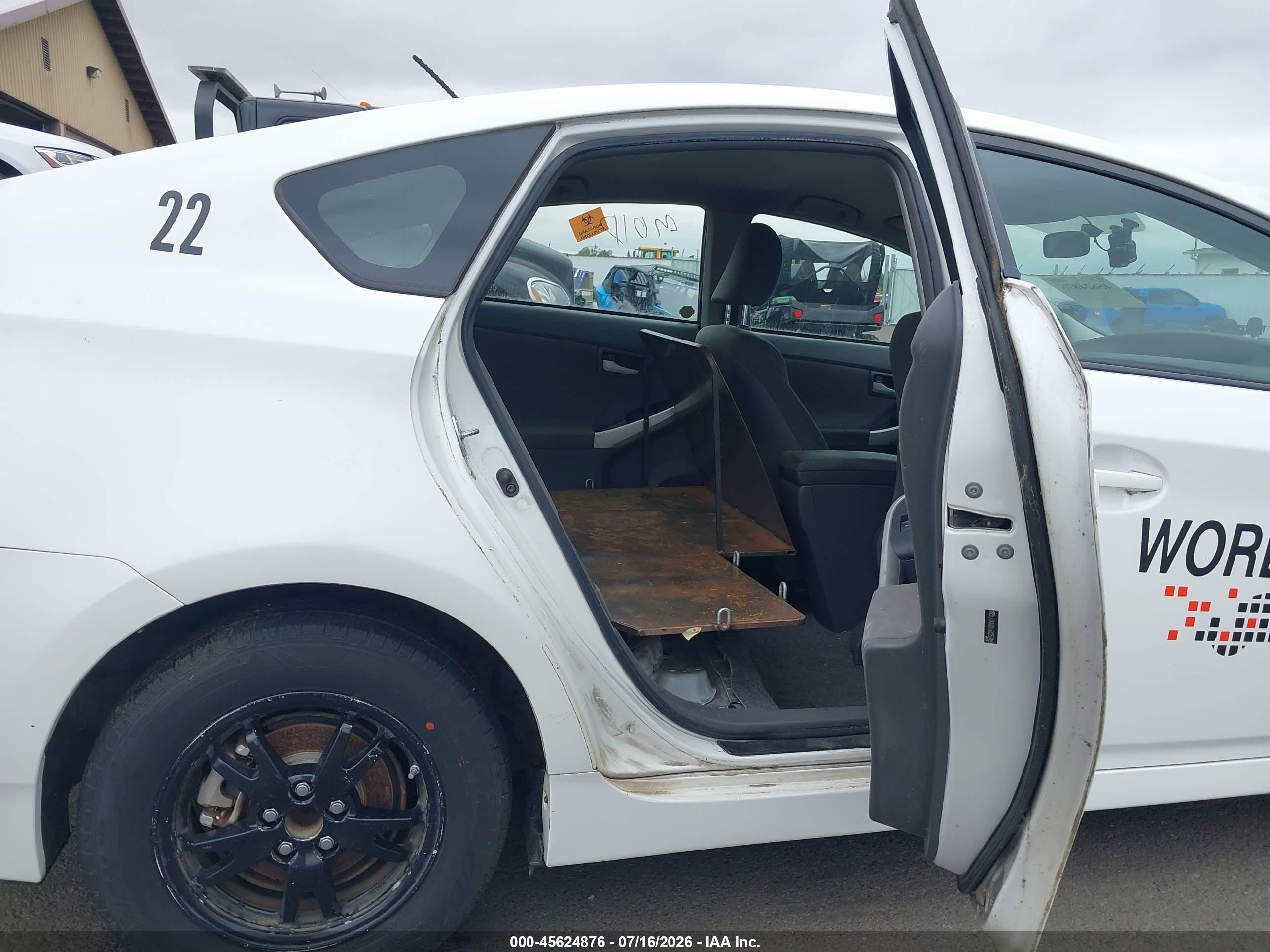 2011 Toyota Prius Two White vin: JTDKN3DU6B0257465