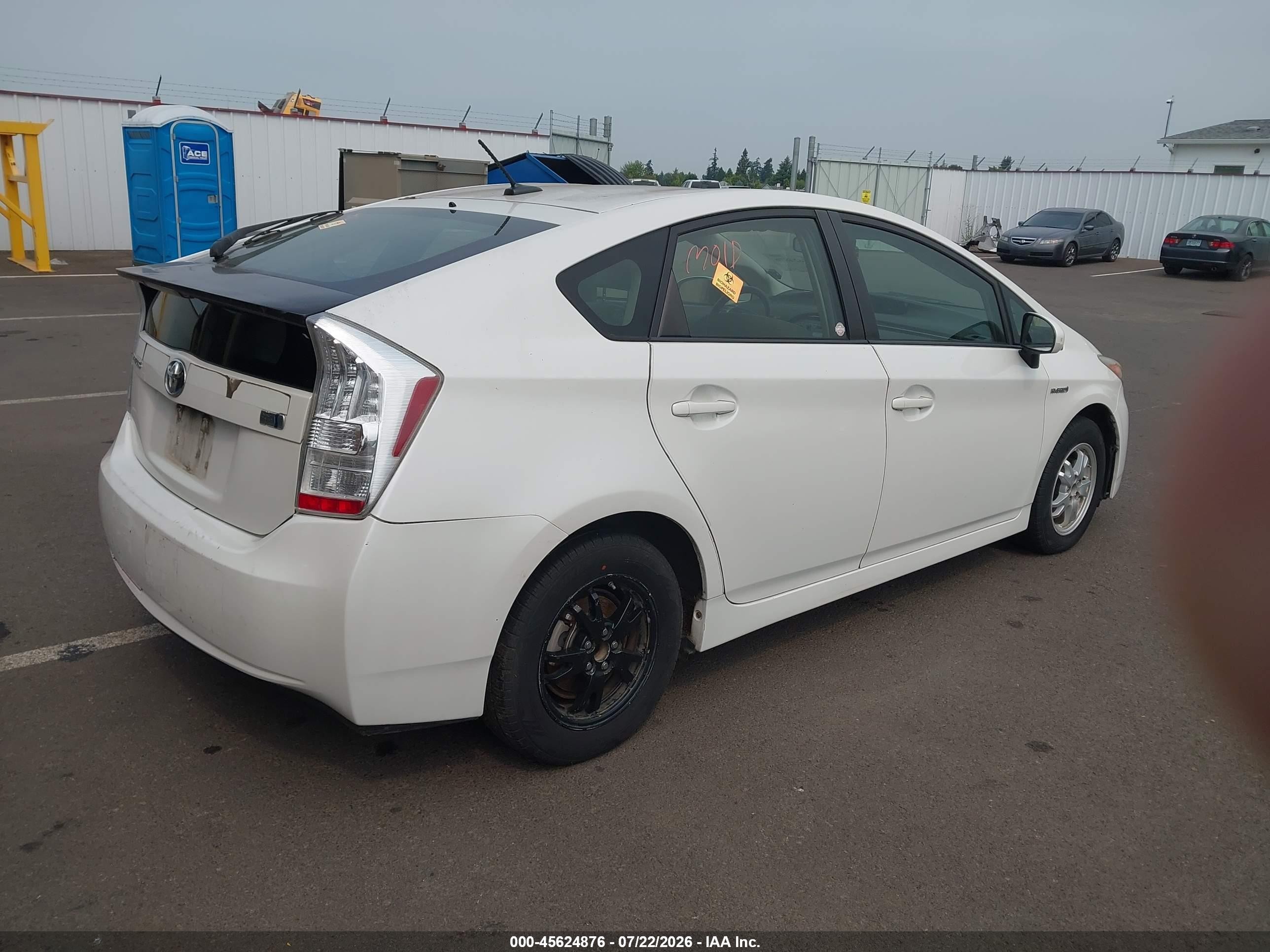 2011 Toyota Prius Two White vin: JTDKN3DU6B0257465