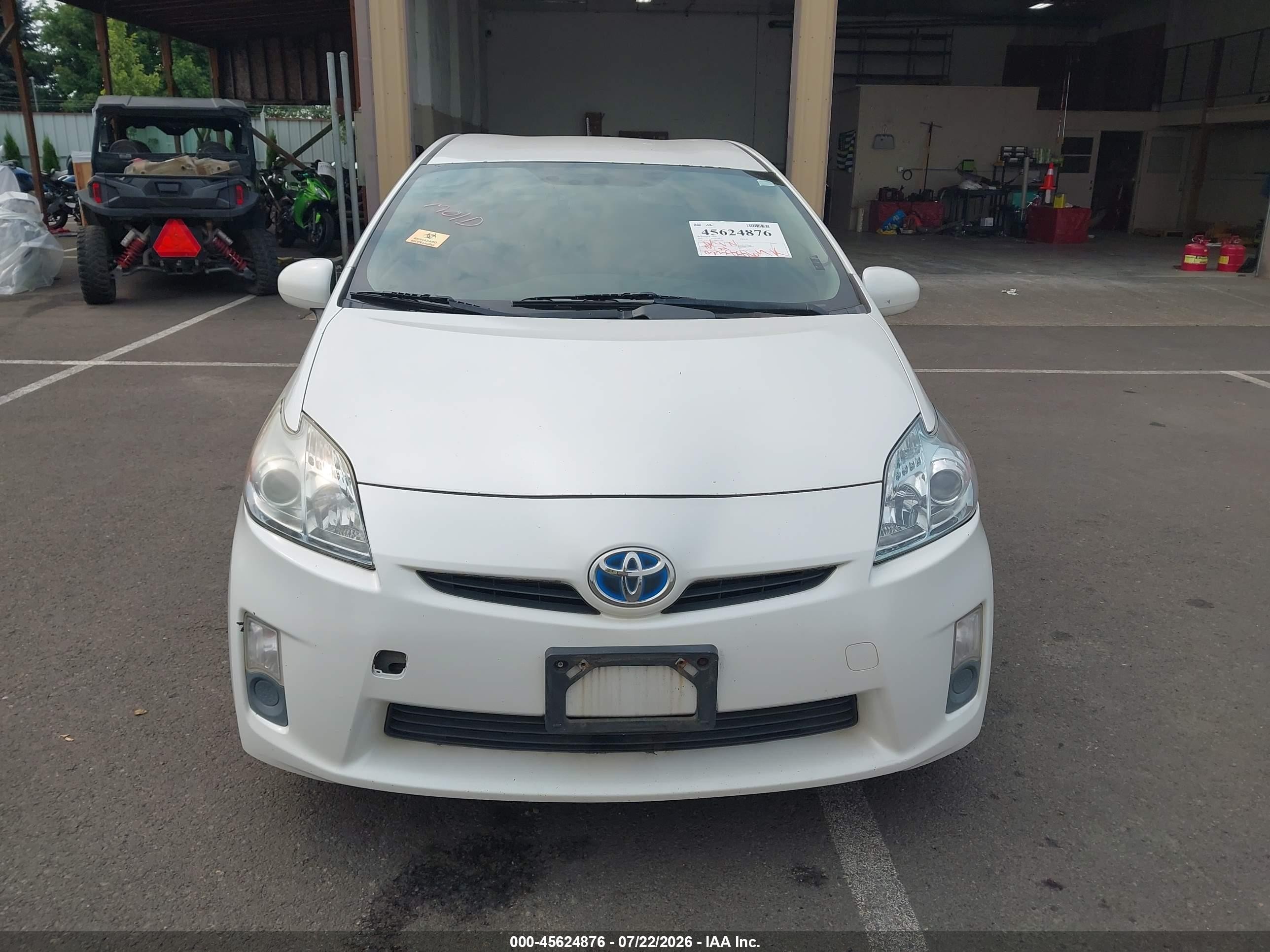2011 Toyota Prius Two White vin: JTDKN3DU6B0257465