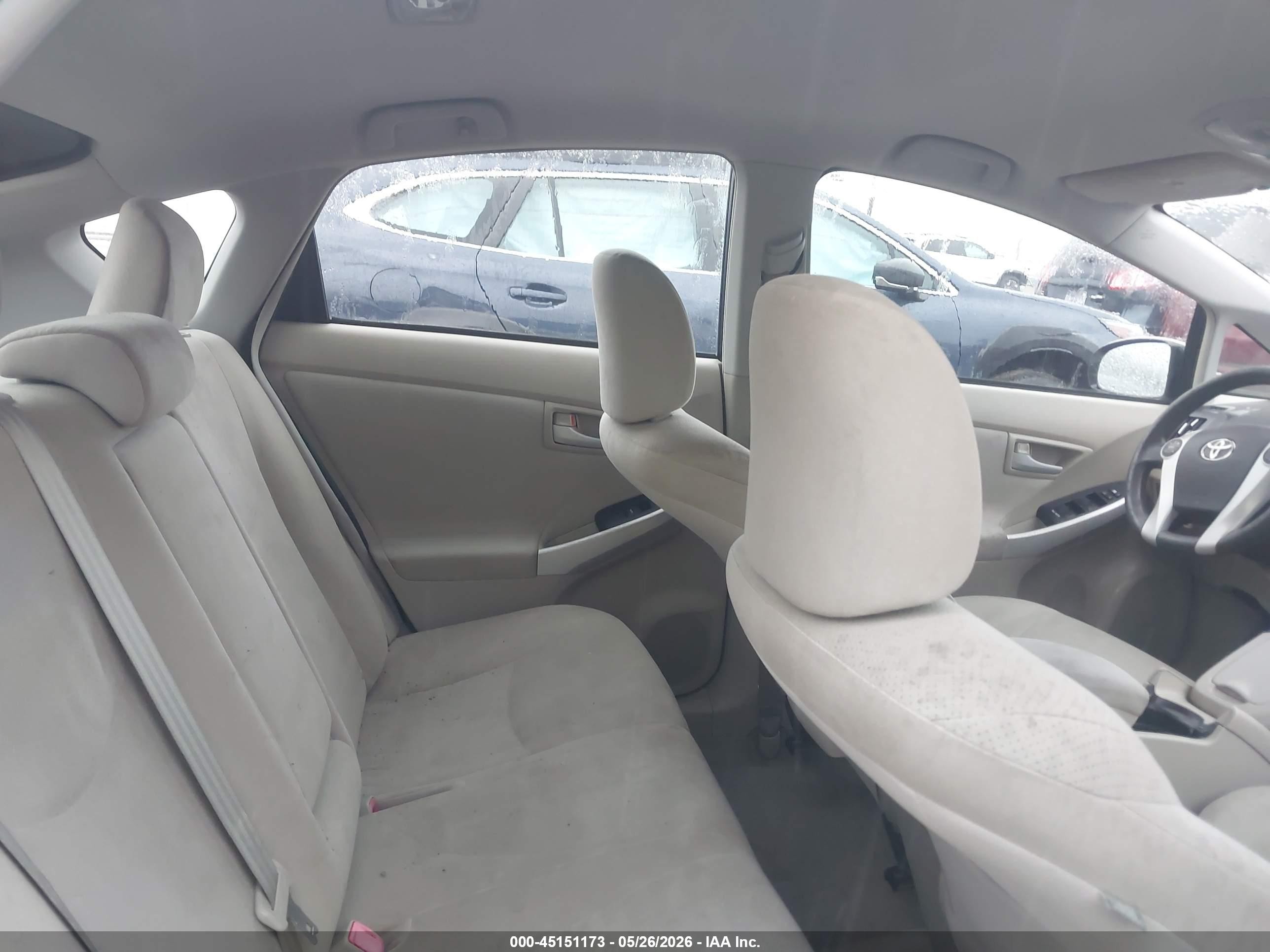 2011 Toyota Prius Two Золотой vin: JTDKN3DU6B0257868