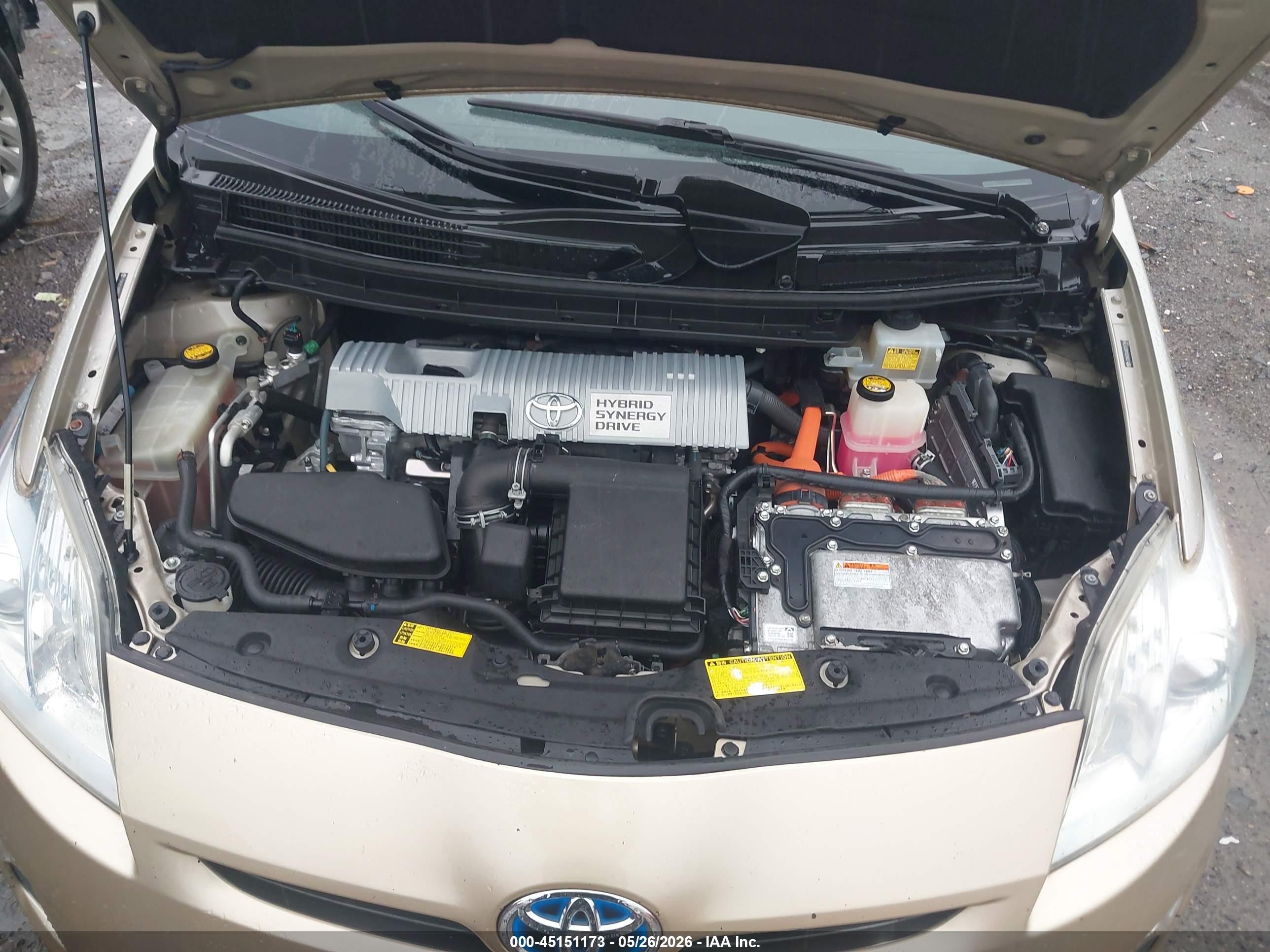 2011 Toyota Prius Two Золотой vin: JTDKN3DU6B0257868