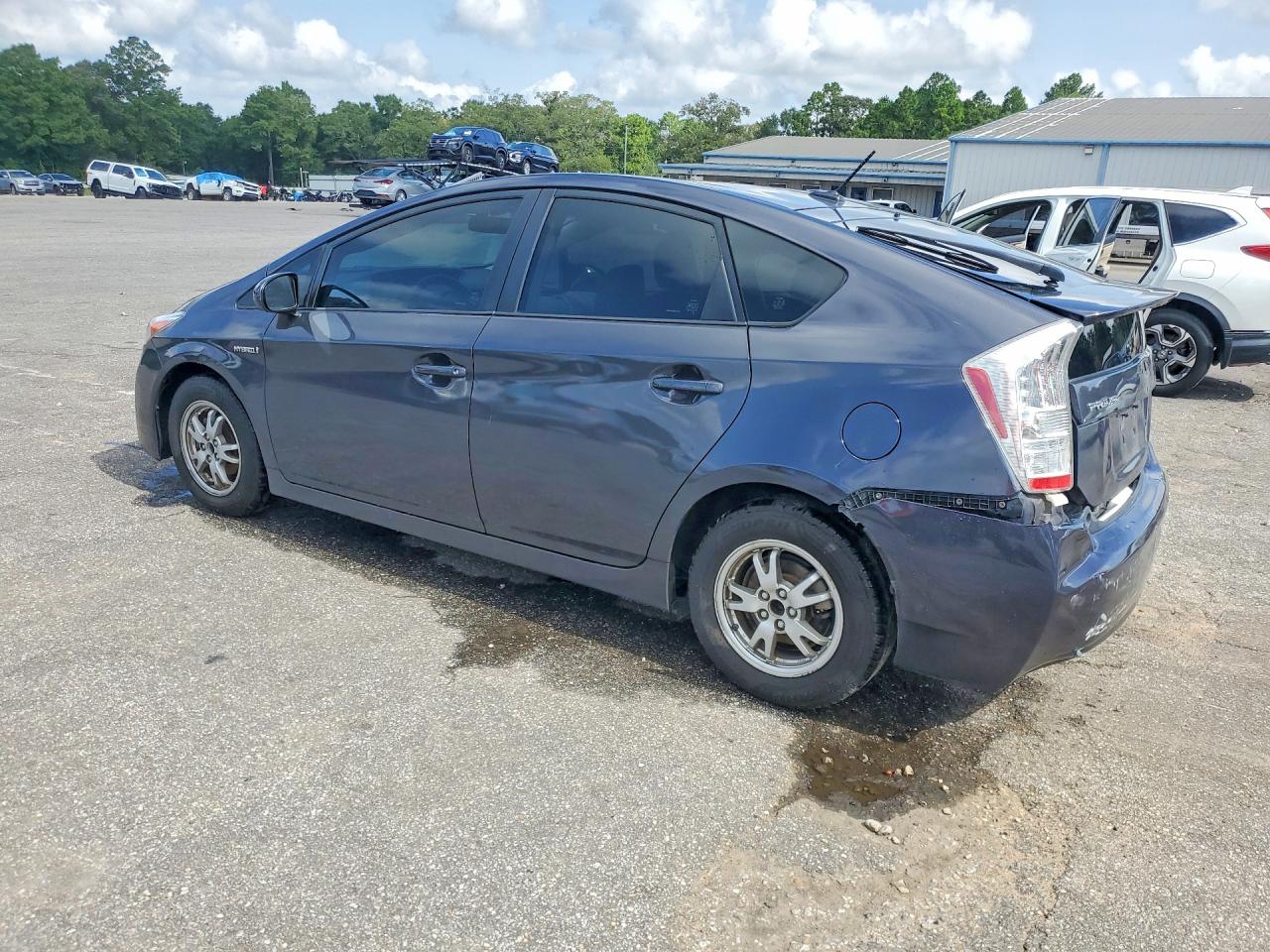2011 Toyota Prius Three Gray vin: JTDKN3DU6B0312464