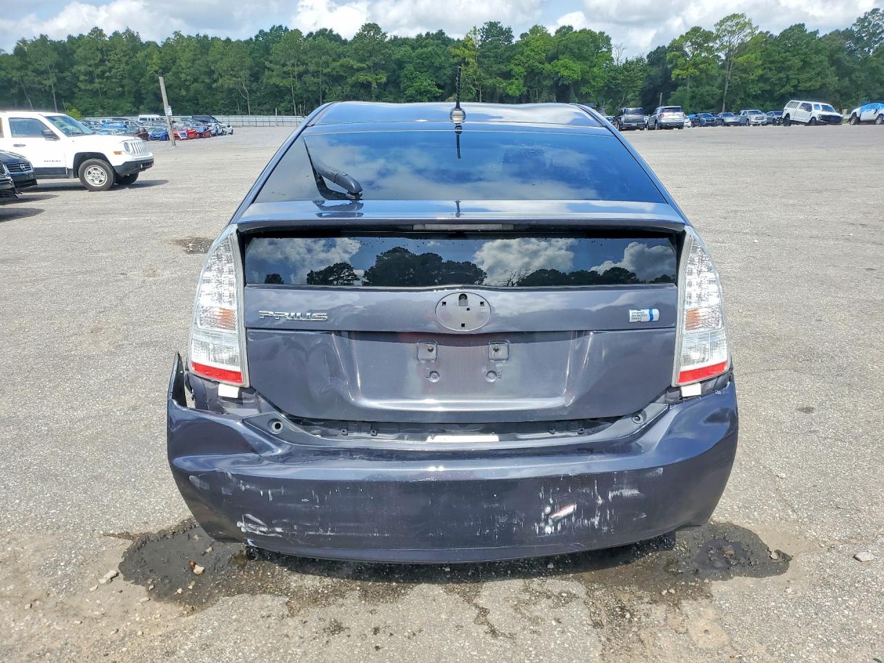 2011 Toyota Prius Three Gray vin: JTDKN3DU6B0312464