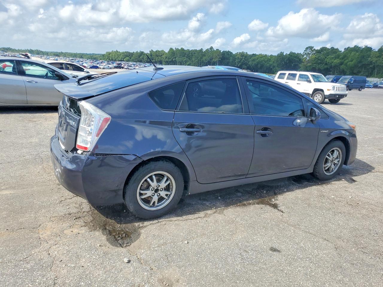 2011 Toyota Prius Three Gray vin: JTDKN3DU6B0312464