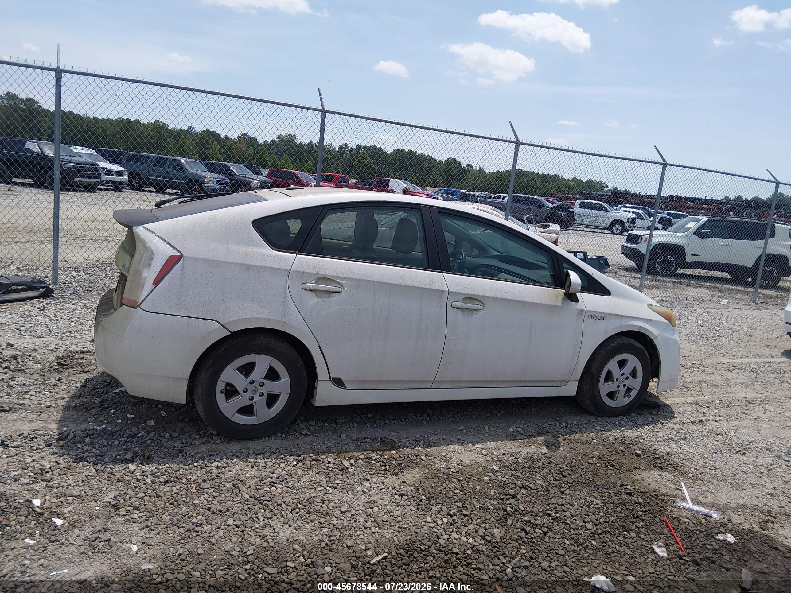 2011 Toyota Prius Three White vin: JTDKN3DU6B0326770