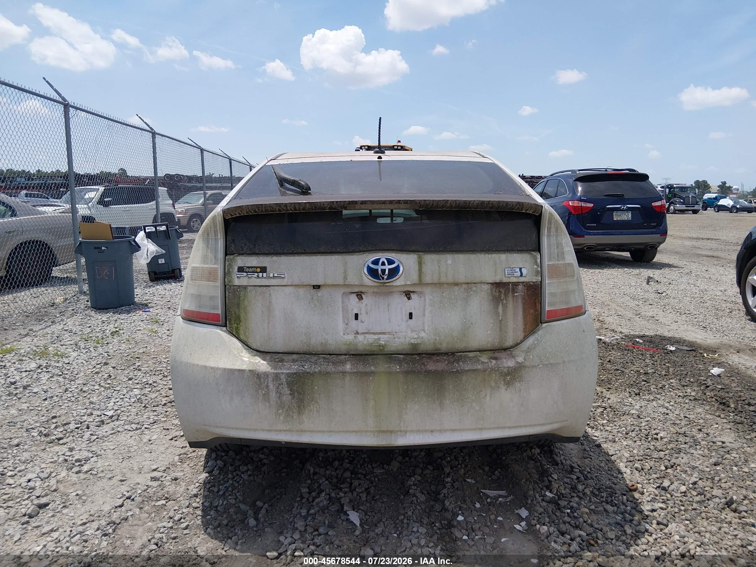 2011 Toyota Prius Three White vin: JTDKN3DU6B0326770