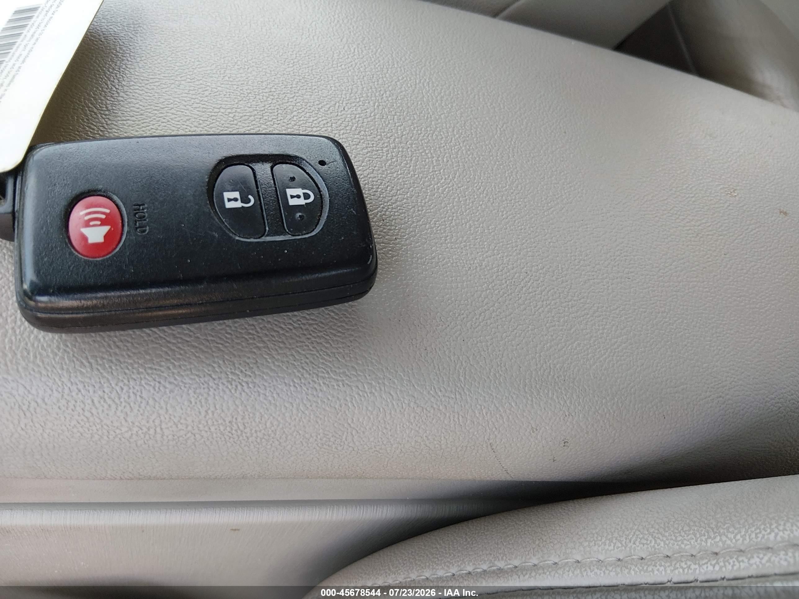 2011 Toyota Prius Three White vin: JTDKN3DU6B0326770