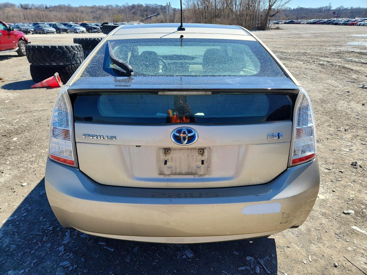 2011 Toyota Prius Four Gold vin: JTDKN3DU6B1390267