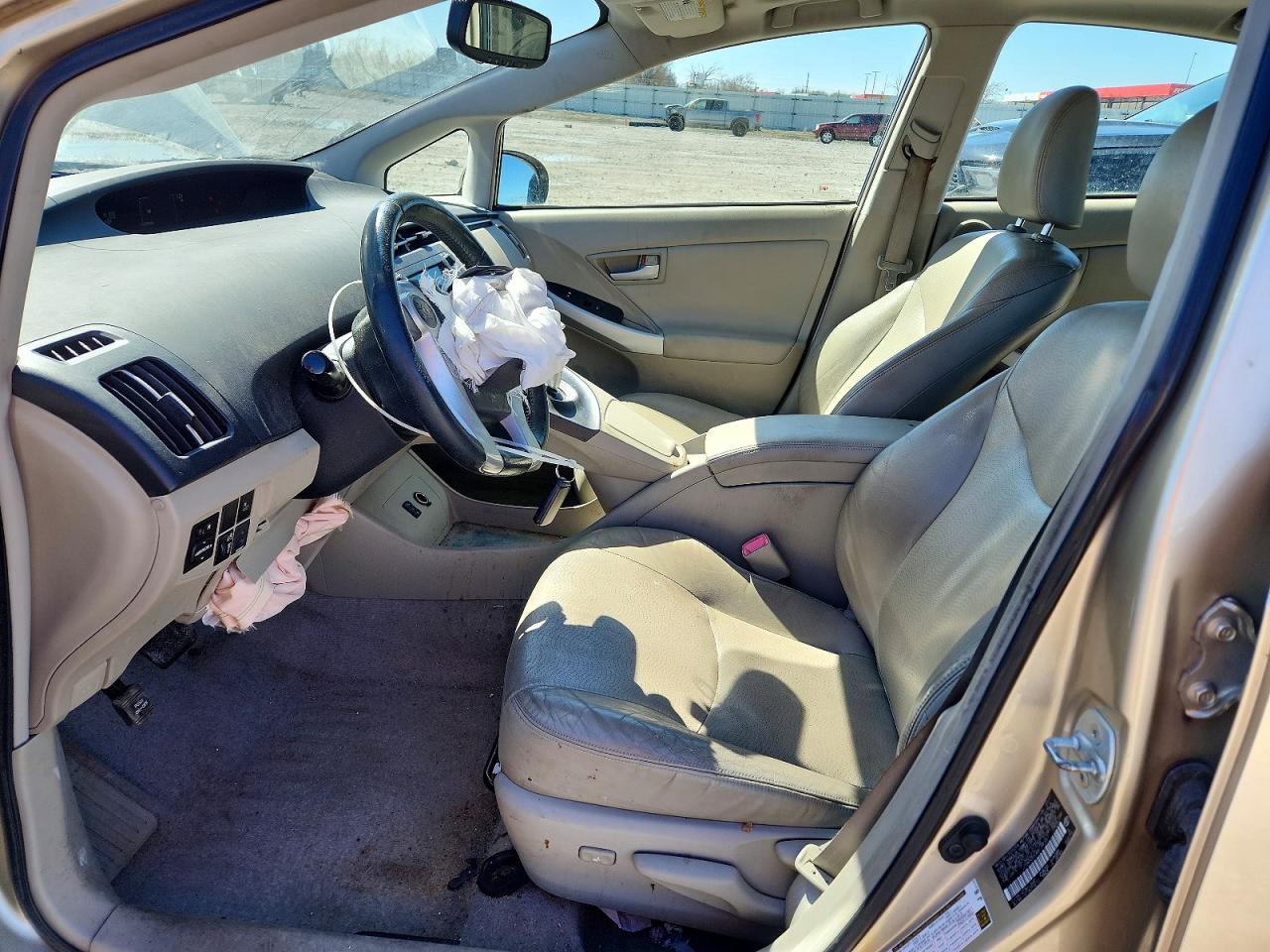 2011 Toyota Prius Four Gold vin: JTDKN3DU6B1390267