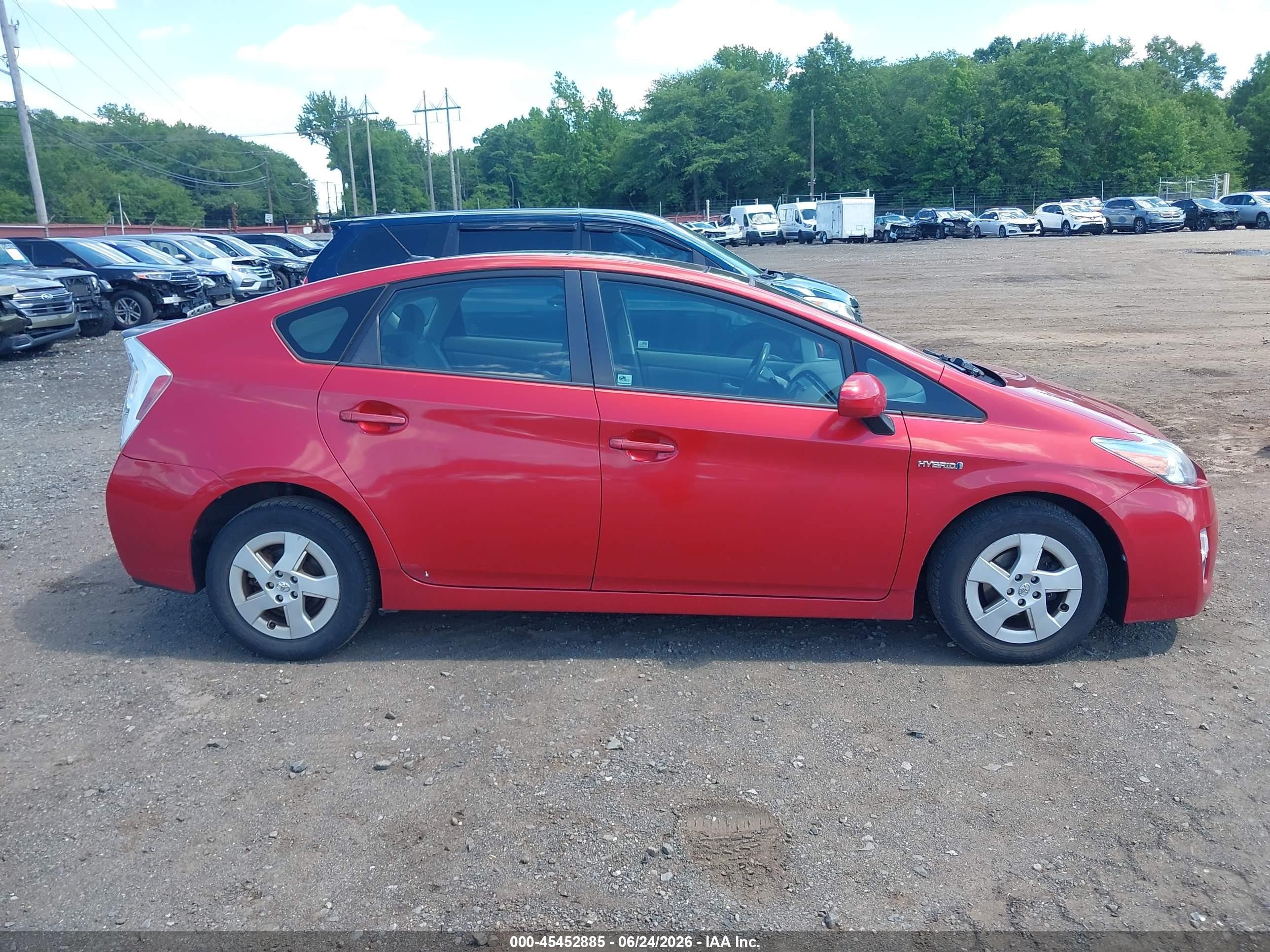 2011 Toyota Prius Three Red vin: JTDKN3DU6B1411375