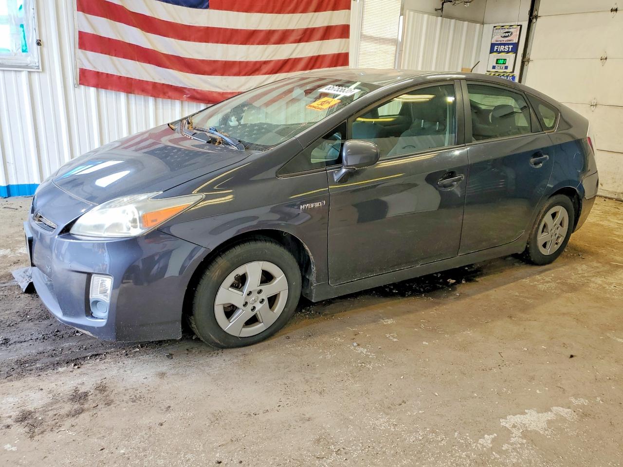 2011 Toyota Prius Two Gray vin: JTDKN3DU6B1414003