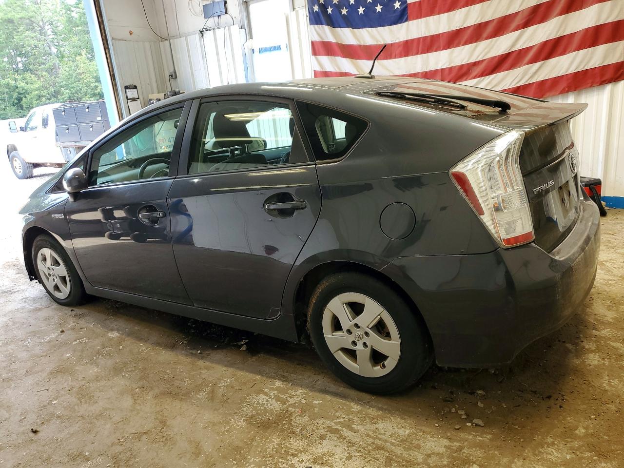 2011 Toyota Prius Two Gray vin: JTDKN3DU6B1414003