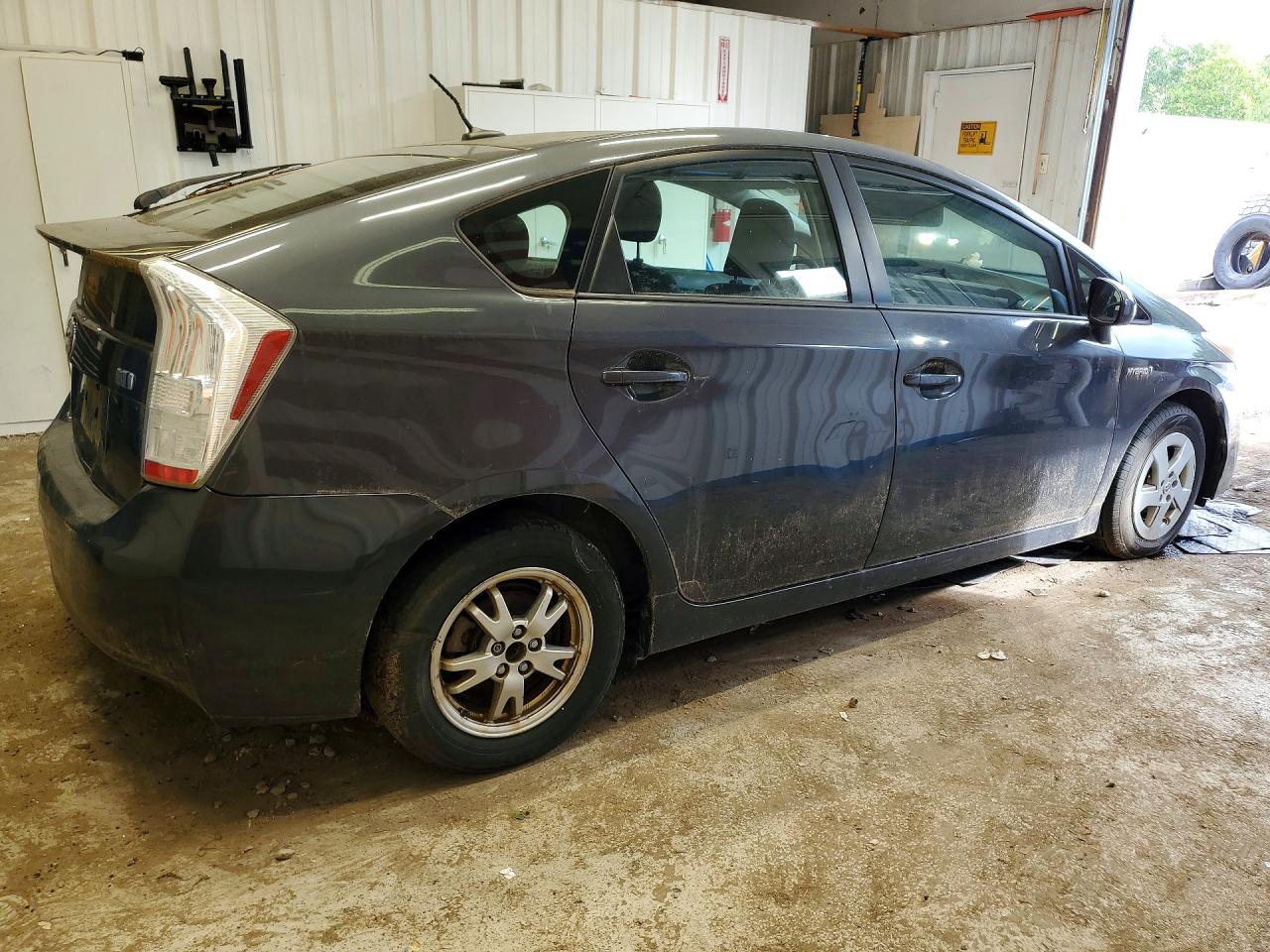 2011 Toyota Prius Two Gray vin: JTDKN3DU6B1414003