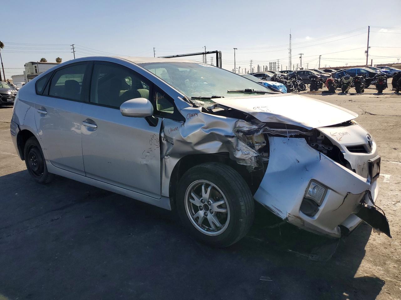 2011 Toyota Prius Three Silver vin: JTDKN3DU6B1414843