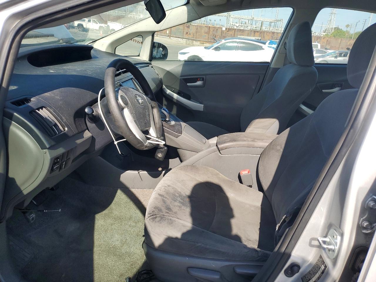 2011 Toyota Prius Three Silver vin: JTDKN3DU6B1414843