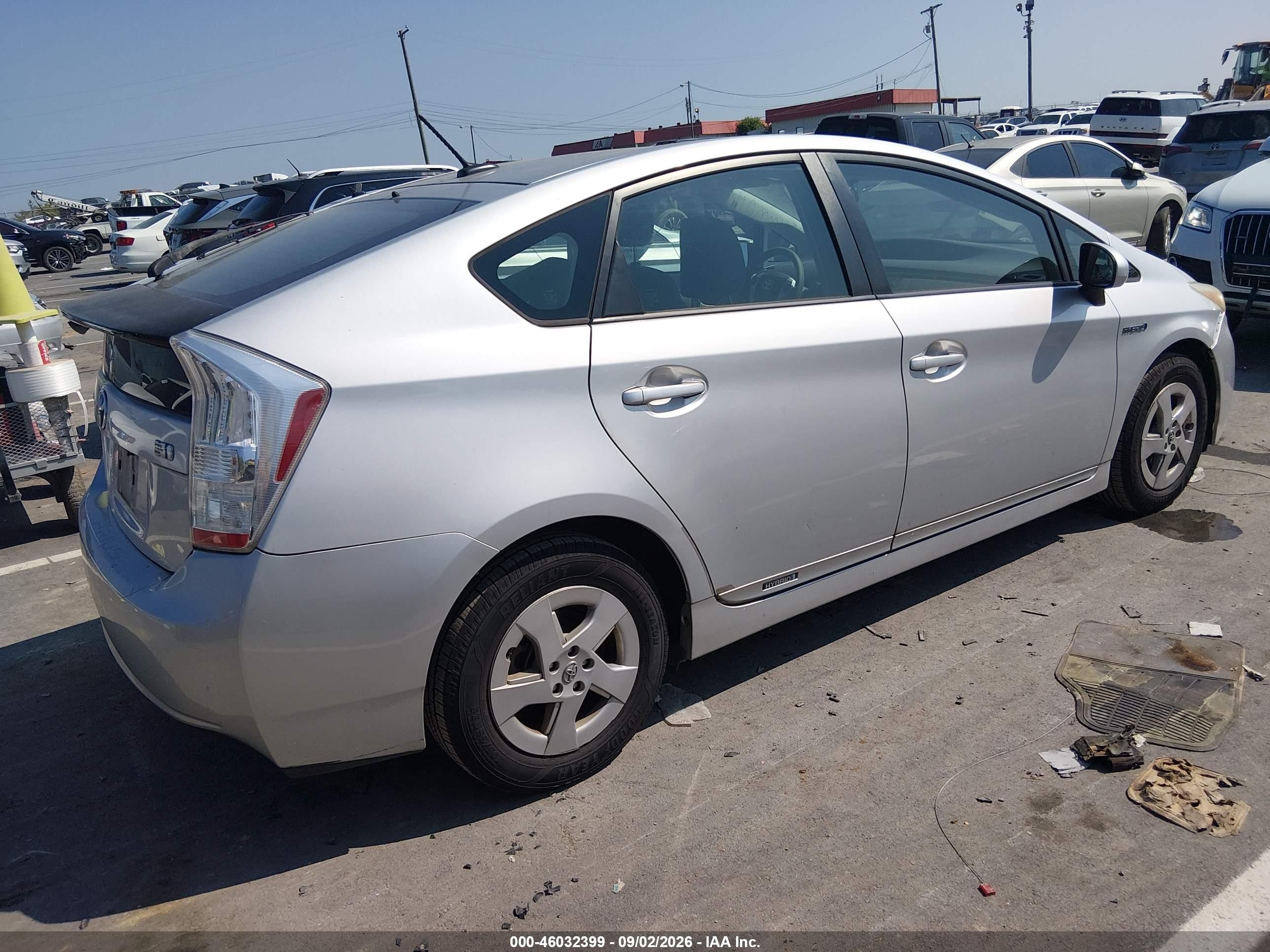 2011 Toyota Prius Three Silver vin: JTDKN3DU6B1416060