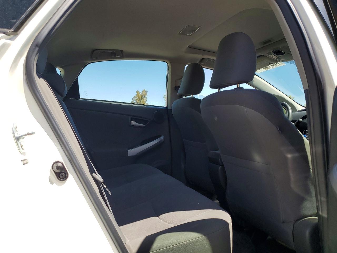 2011 Toyota Prius Three White vin: JTDKN3DU6B1432758