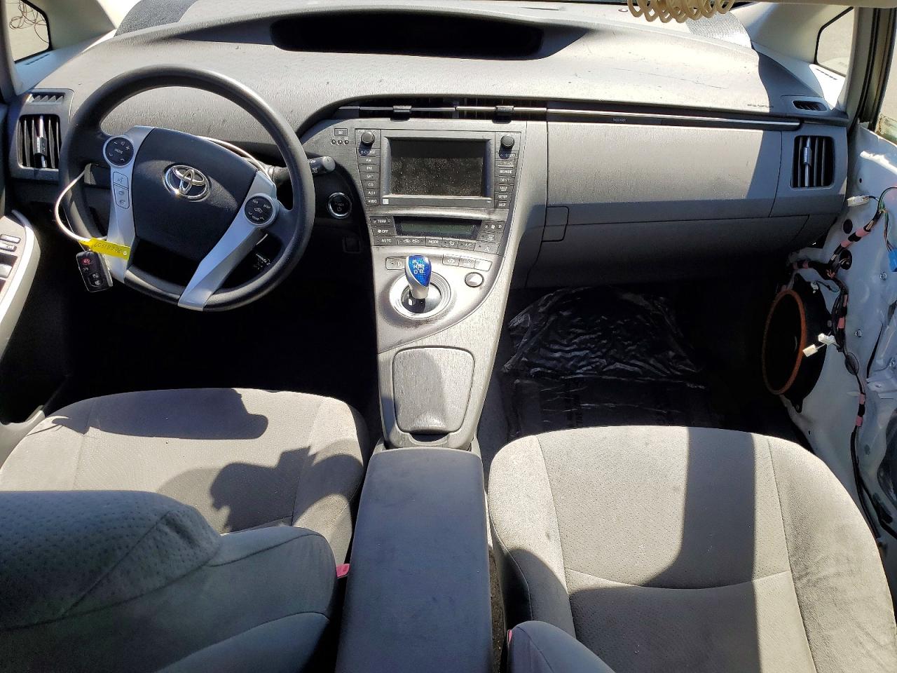 2011 Toyota Prius Three White vin: JTDKN3DU6B1432758
